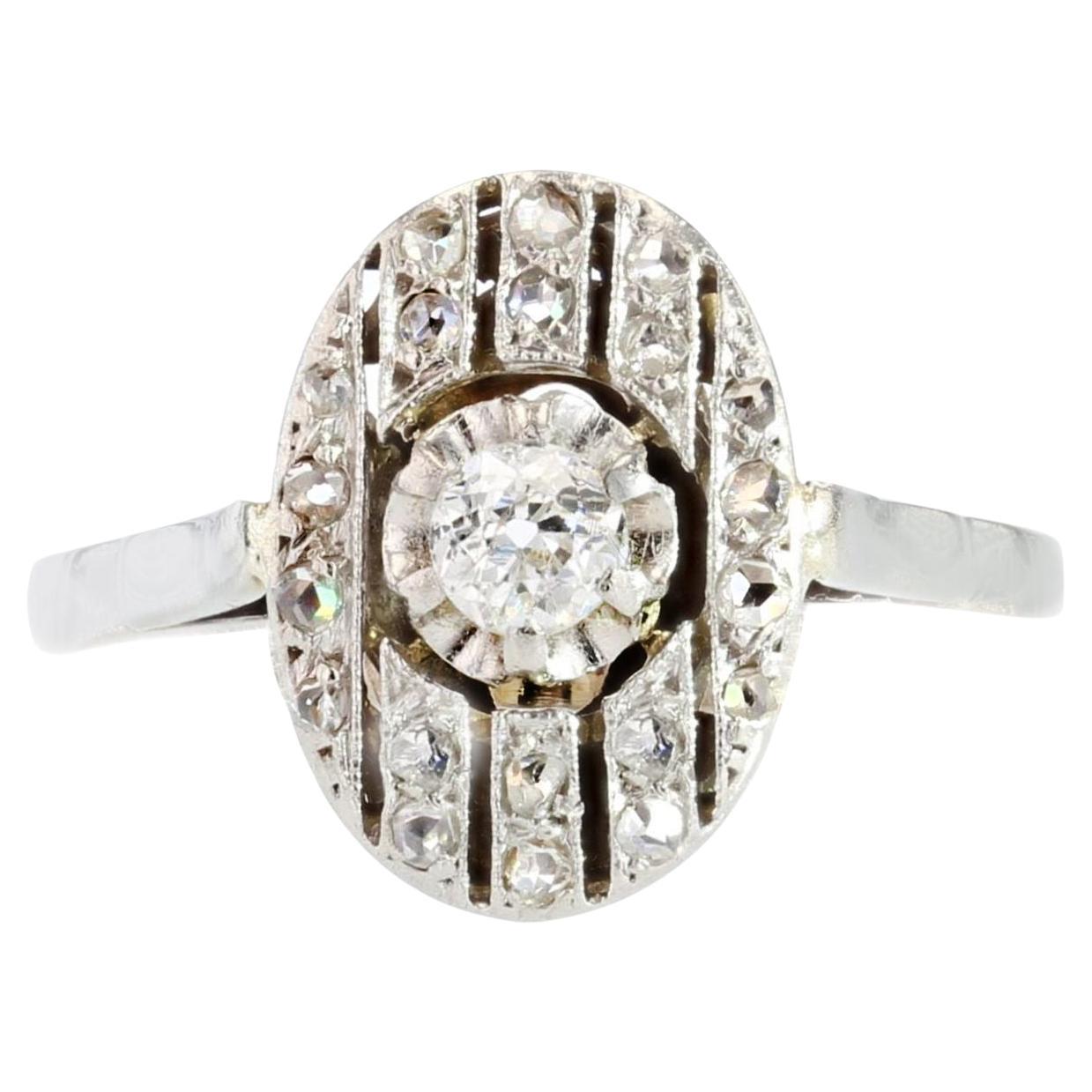 1930er Jahre Art Deco Diamanten 18 Karat Weißgold Oval Ring im Angebot