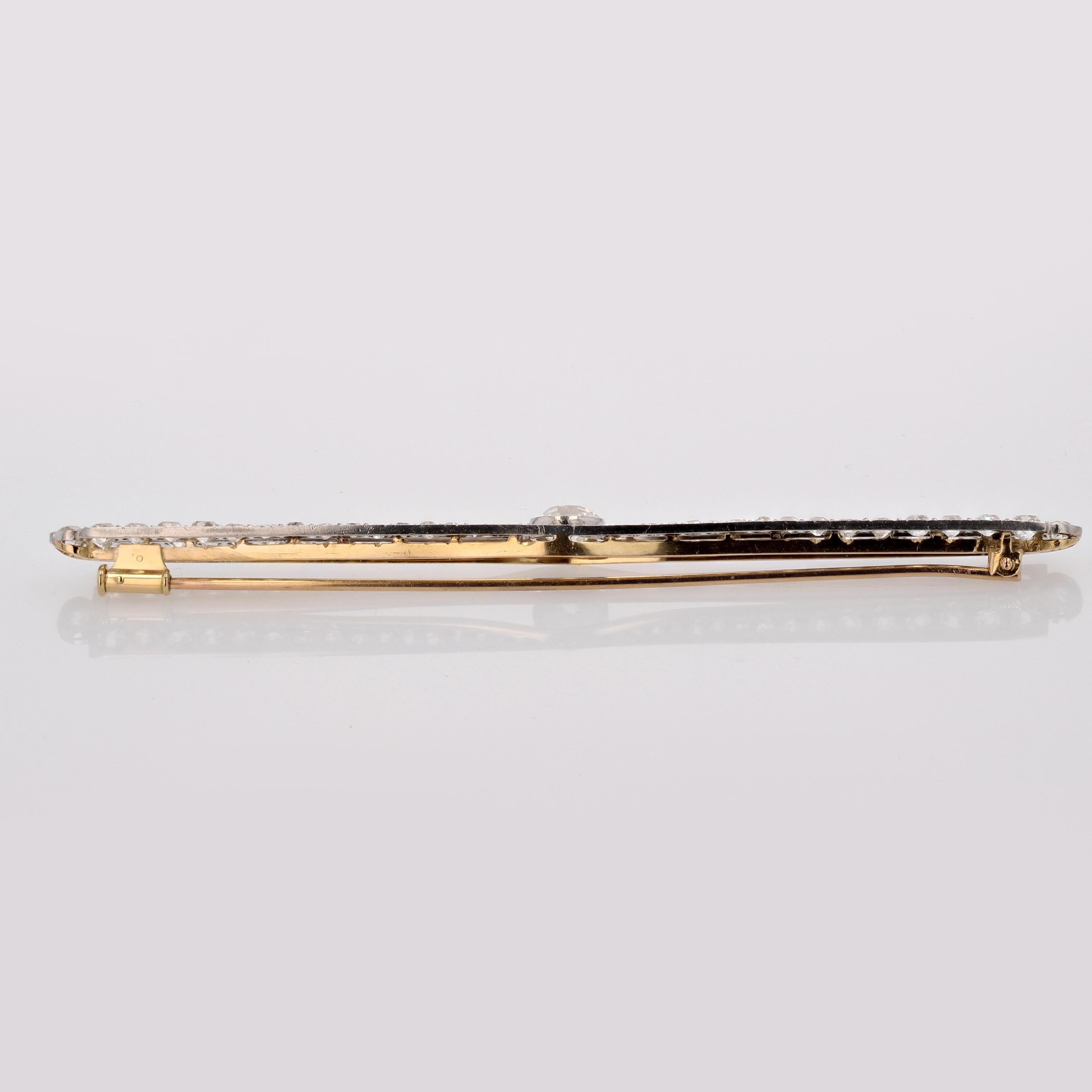 1930s Art deco Diamonds 18 Karats Yellow Gold Platinum Bar Brooch 9
