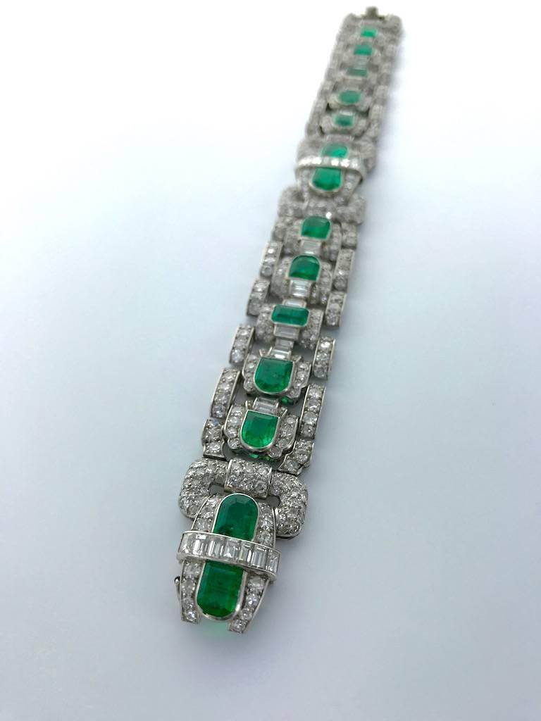 1930s Art Deco Emerald Diamond Platinum Bracelet In Excellent Condition In Geneva, CH