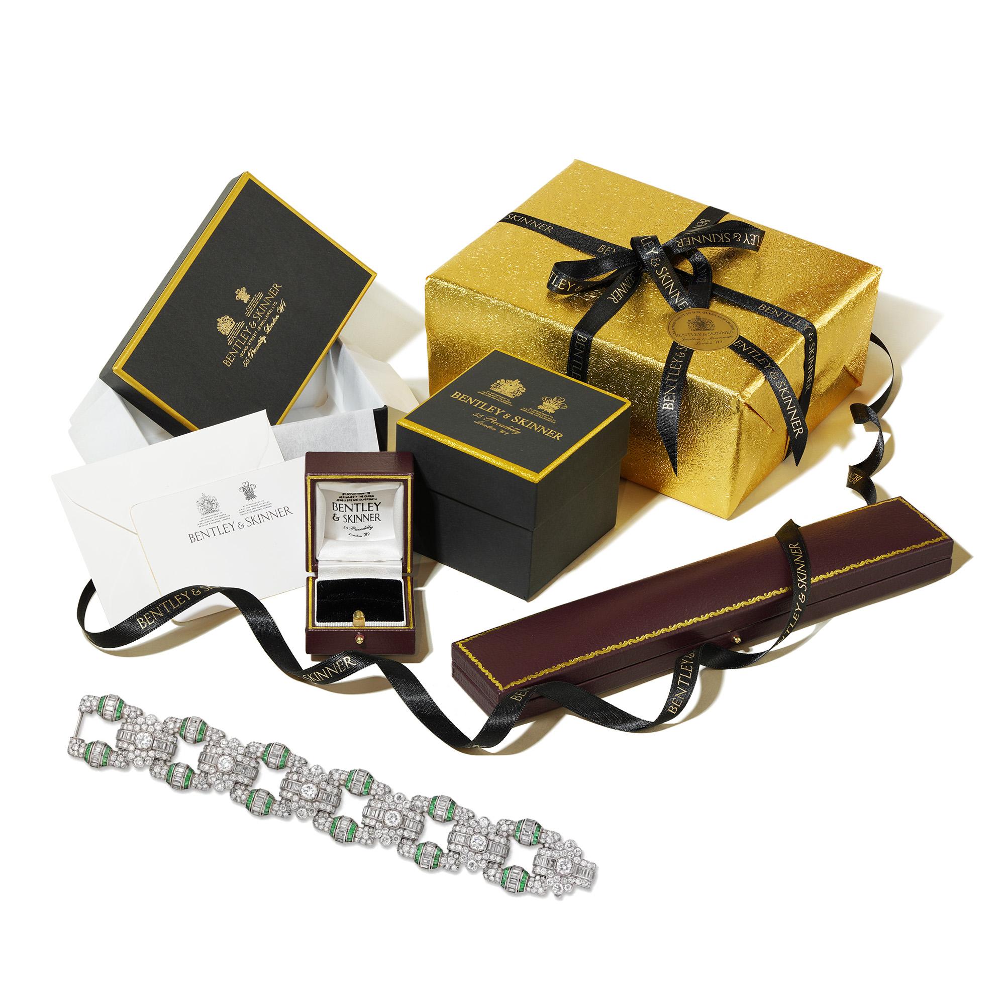 Women's or Men's 1930s Art Deco Emerald Diamond Platinum Geometric Panel Bracelet For Sale