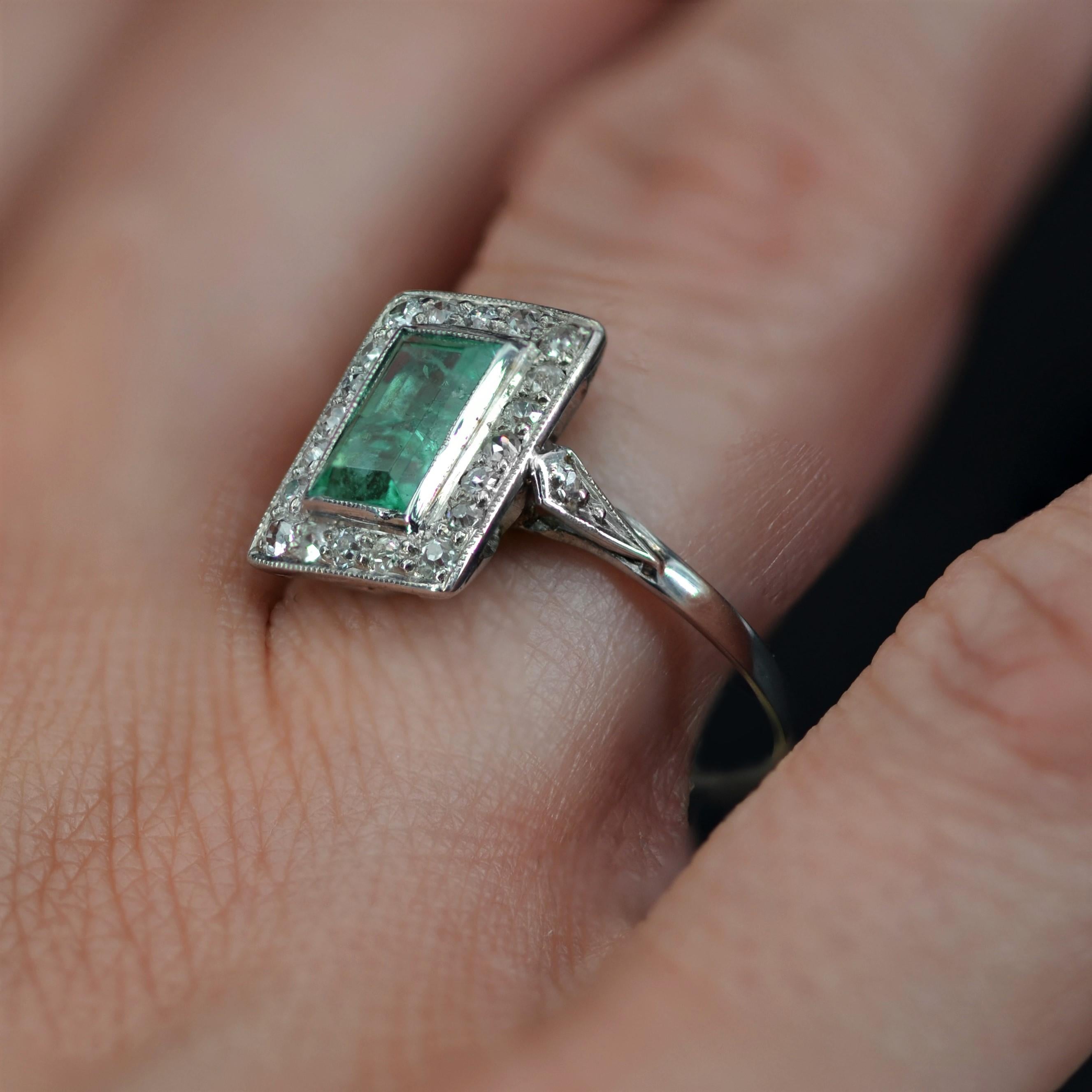 1930s, Art Deco Emerald Diamonds Platinum Ring 5