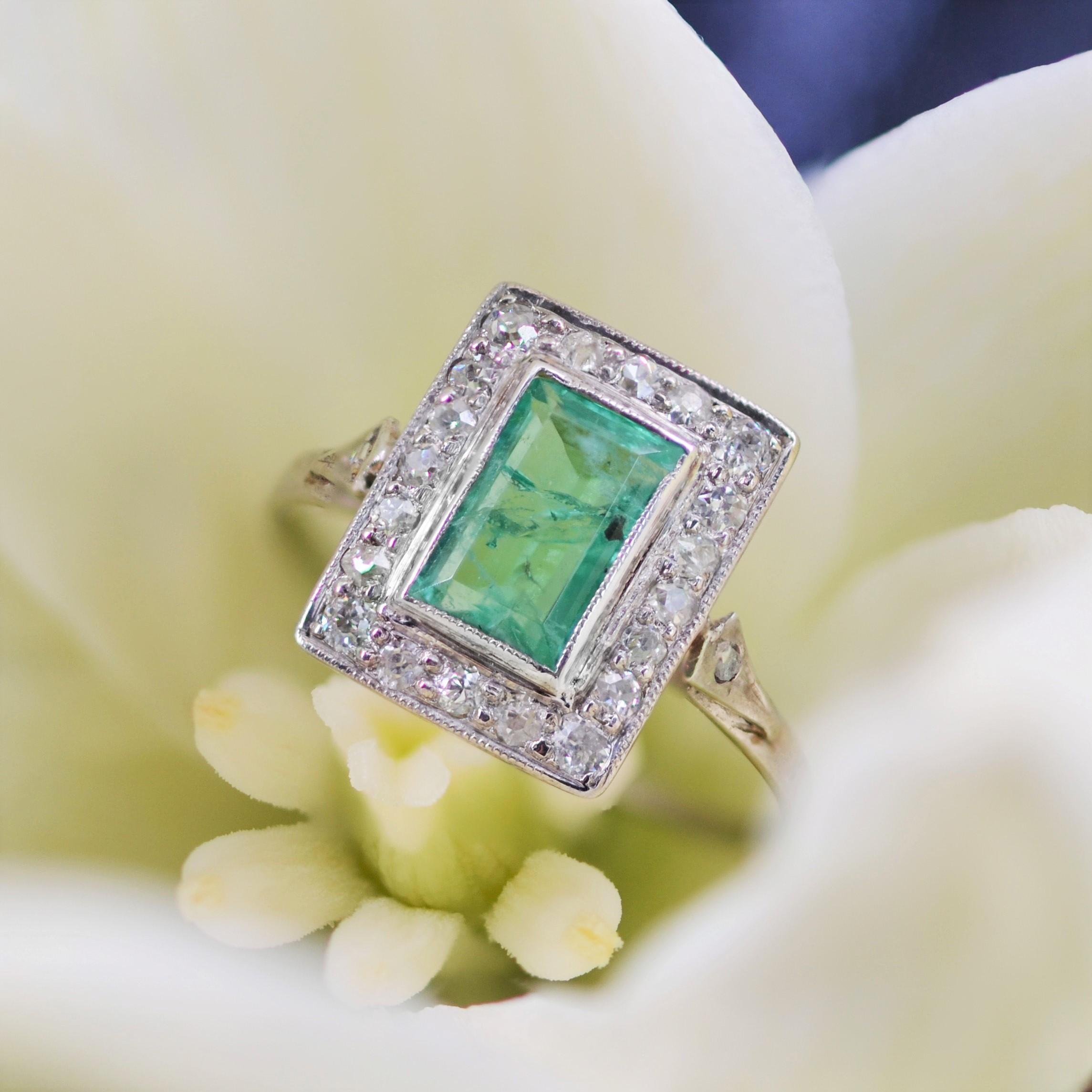 1930s, Art Deco Emerald Diamonds Platinum Ring 3