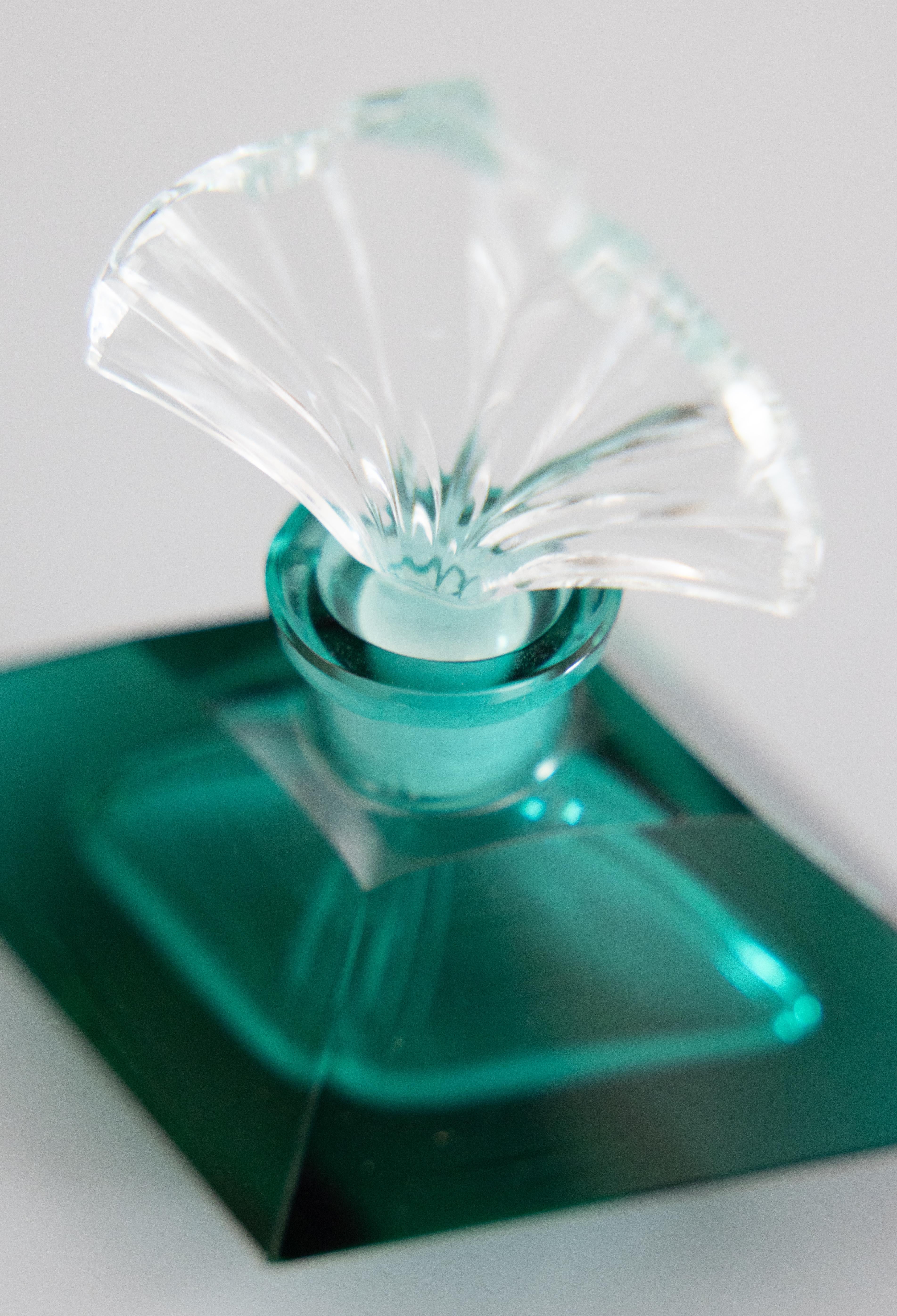 1930s Art Deco Emerald Green Italian Murano Glass Perfume Bottle For Sale 4