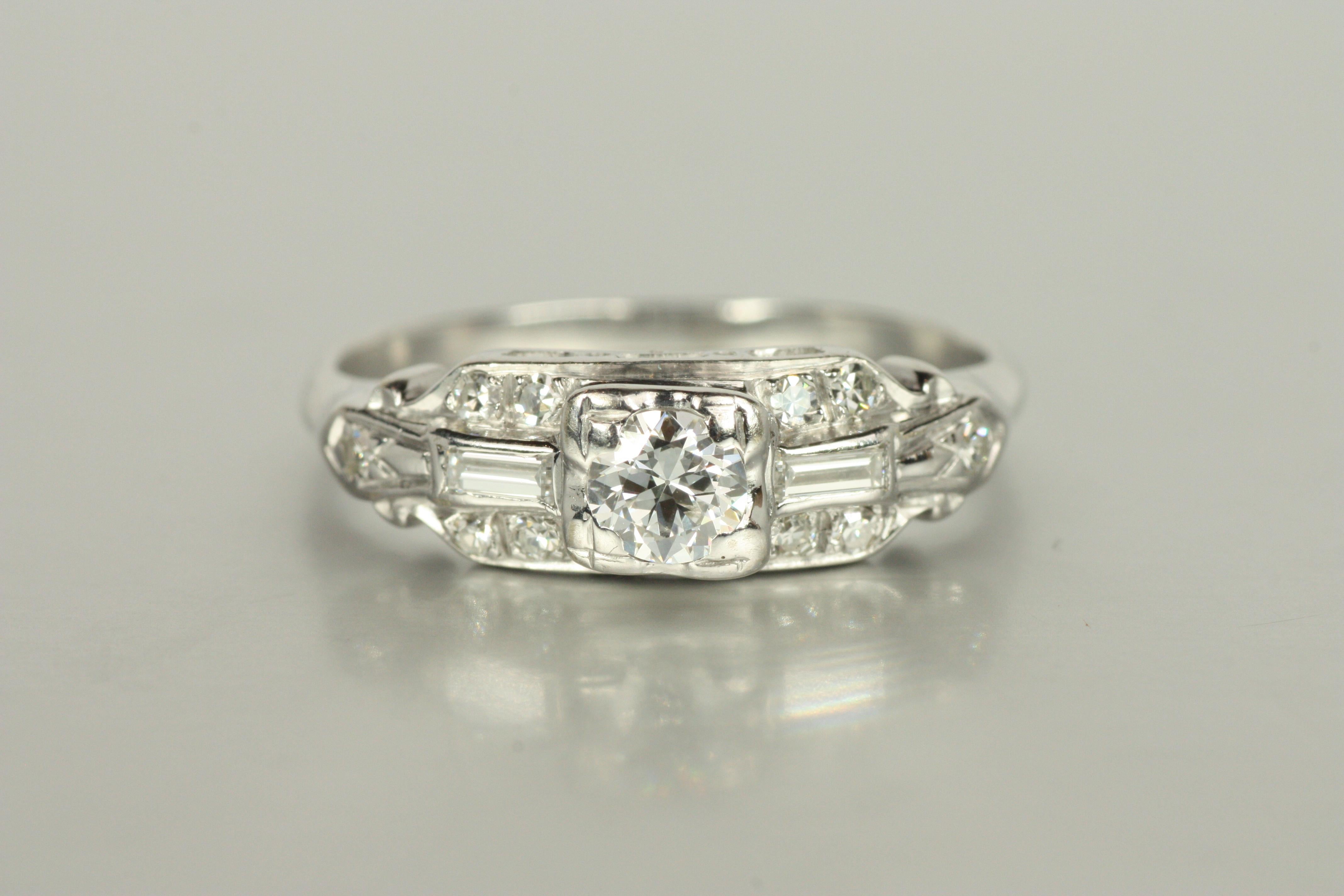 1930s Art Deco Engagement Ring – 0.50ct Old European, Baguette & Round Diamonds For Sale 3