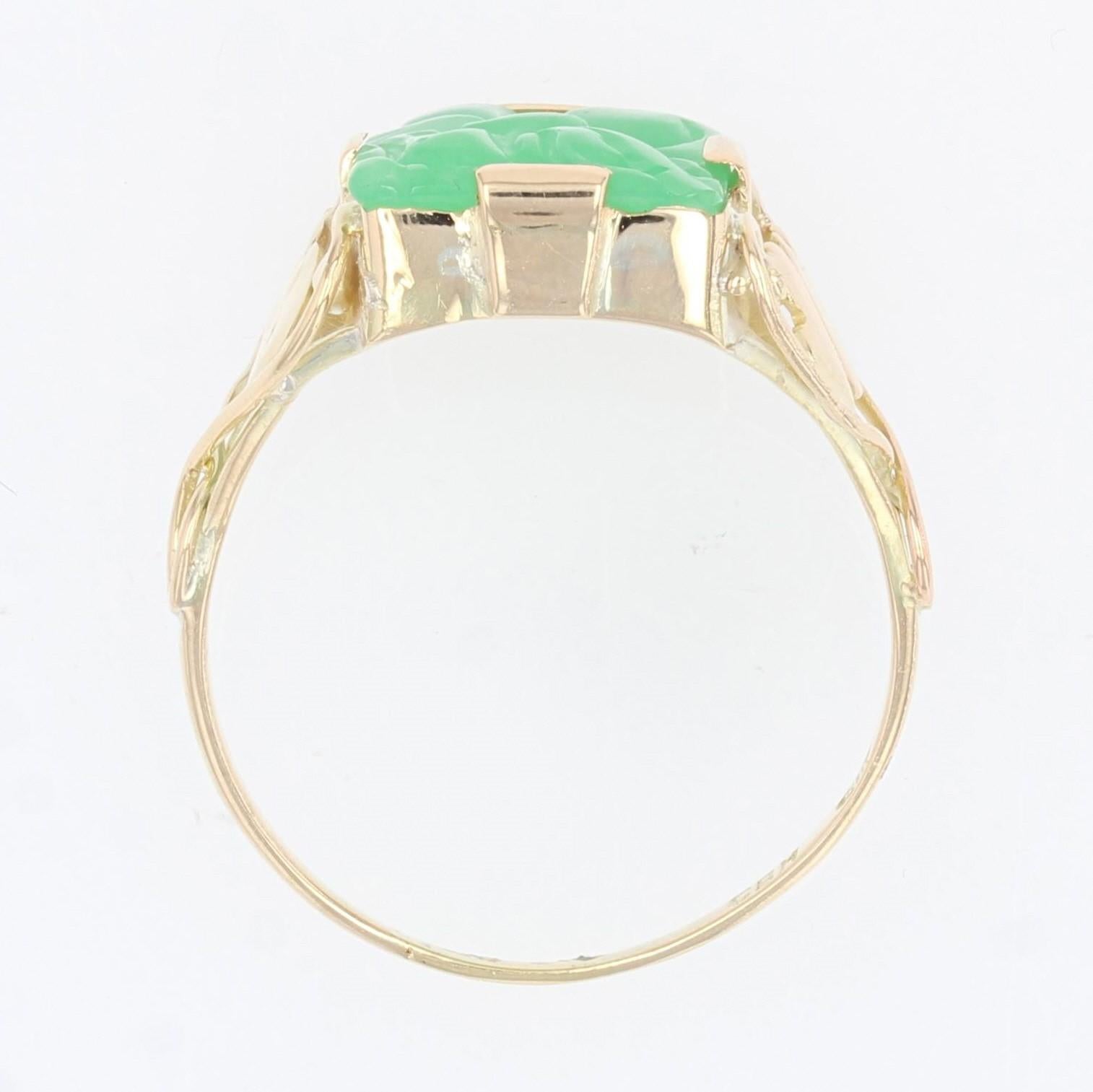 1930s Art Deco Engraved Jade Yellow Gold Ring For Sale 6