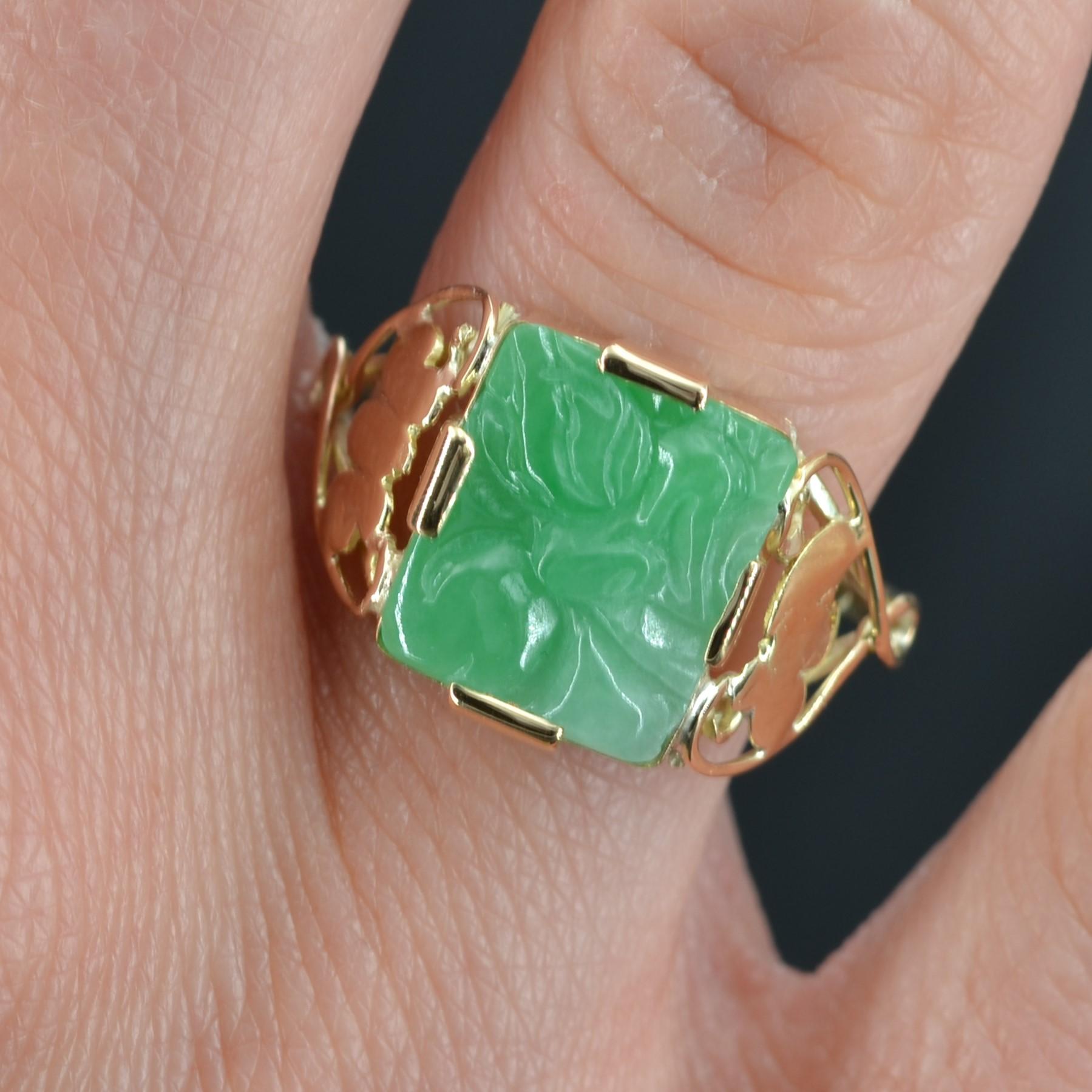 Women's 1930s Art Deco Engraved Jade Yellow Gold Ring For Sale