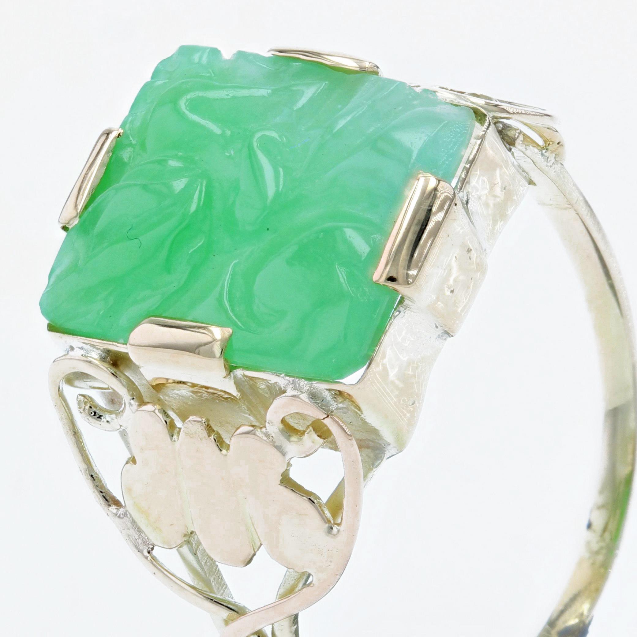 1930s Art Deco Engraved Jade Yellow Gold Ring For Sale 2