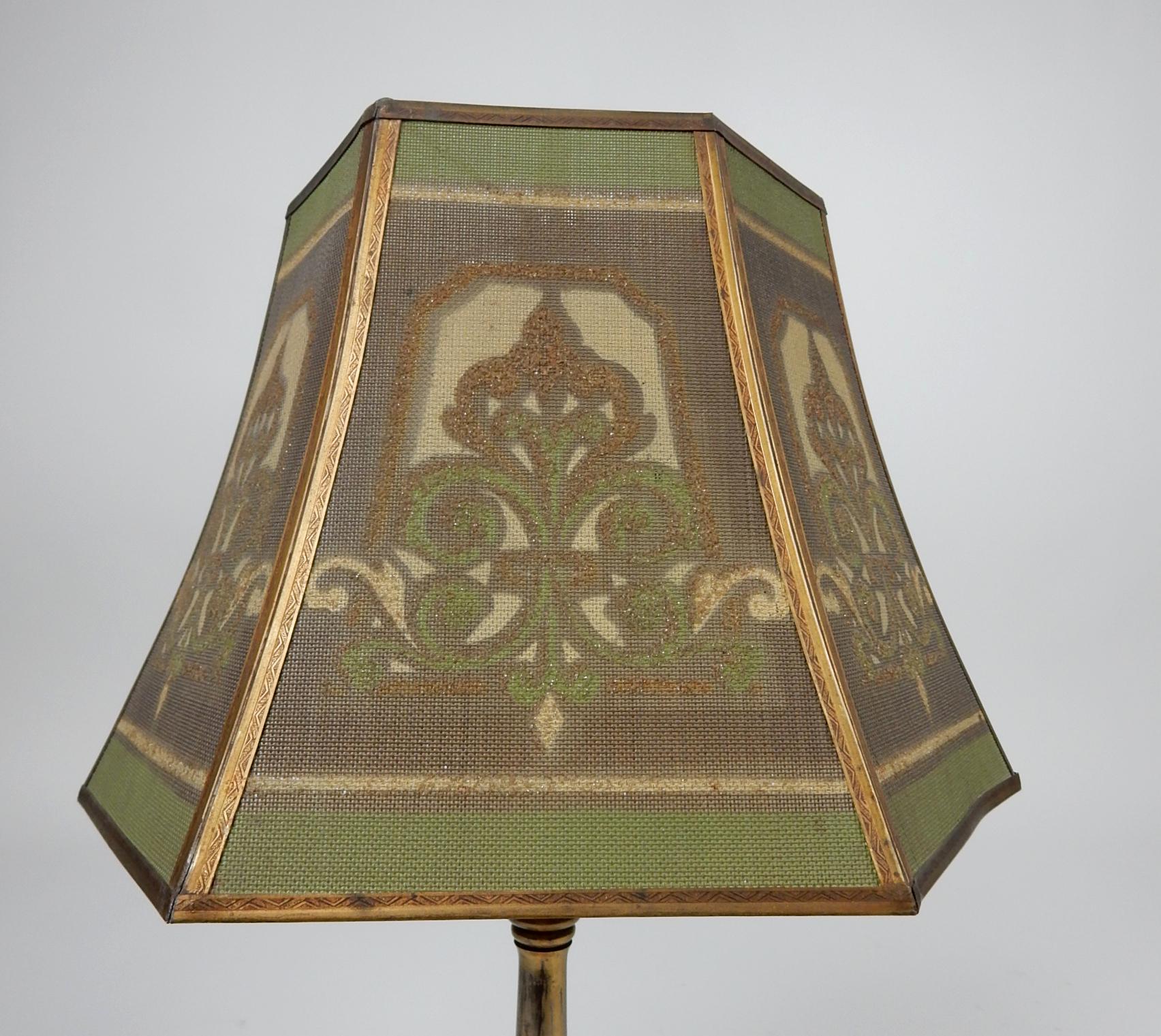 1930s Art Deco Era Copper and Brass Lamp with Painted Mesh Shade In Good Condition In Las Vegas, NV