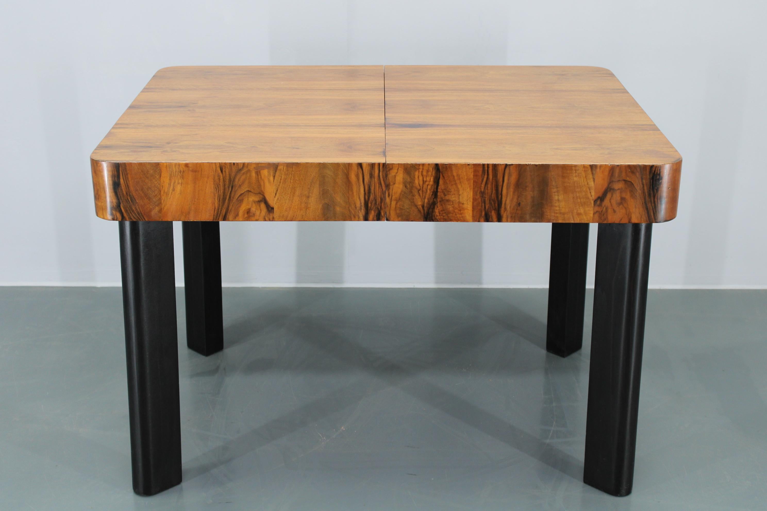 Mid-Century Modern 1930s Art Deco Extendable Dining Table in Walnut Finish , Czechoslovakia For Sale
