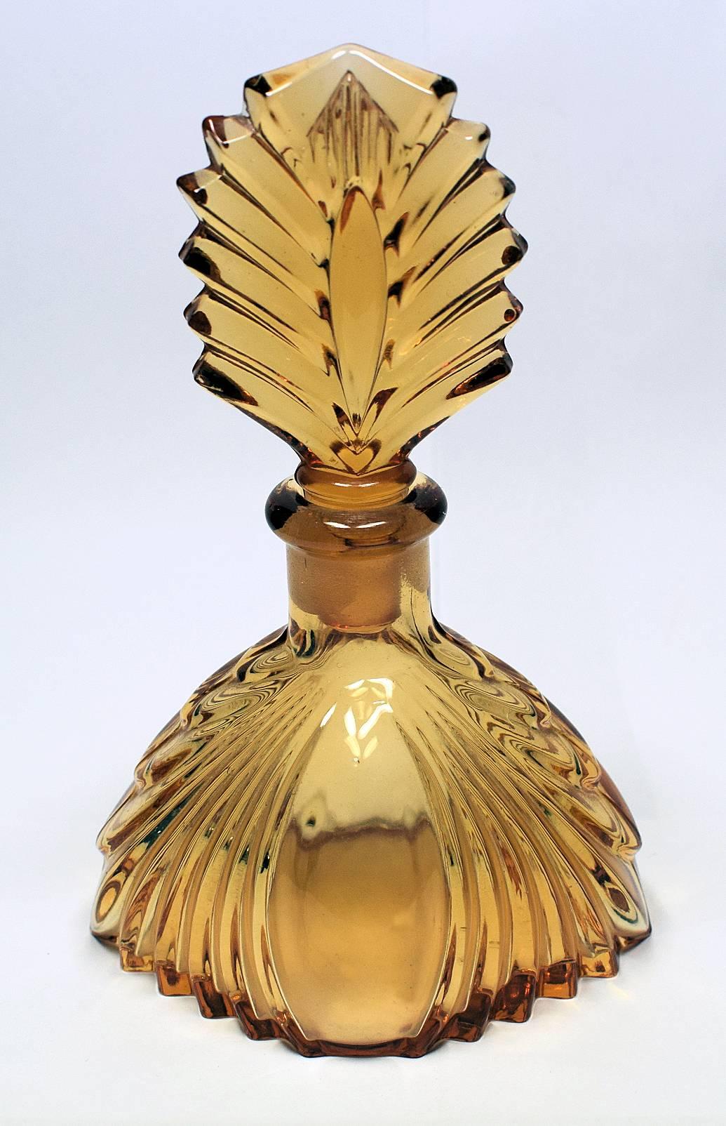 1930s Art Deco Fan Shaped Perfume Bottle 1