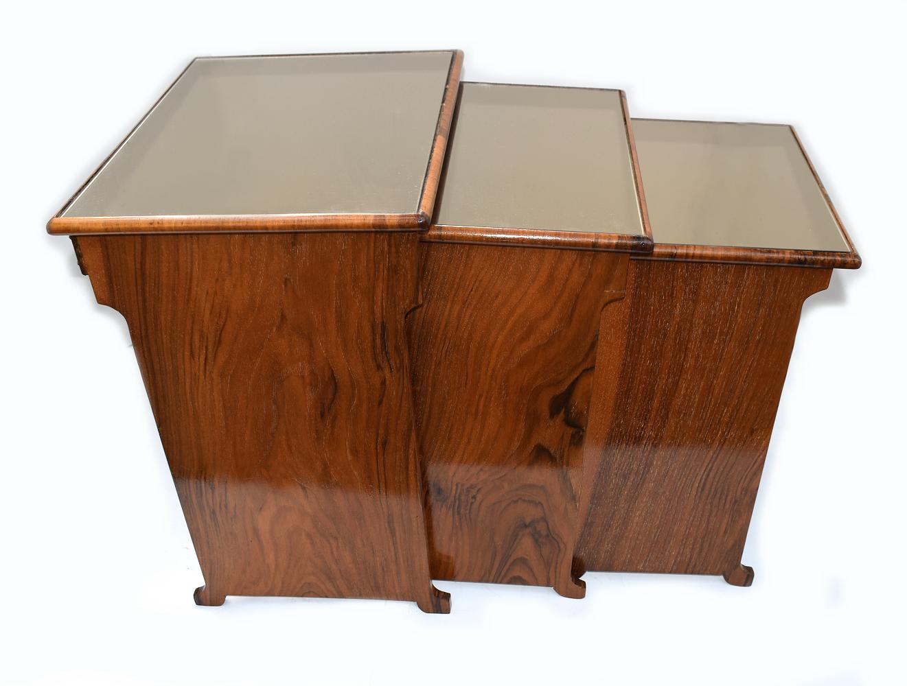 1930s Art Deco Figured Walnut and Mirrored Nest of Three Tables 1