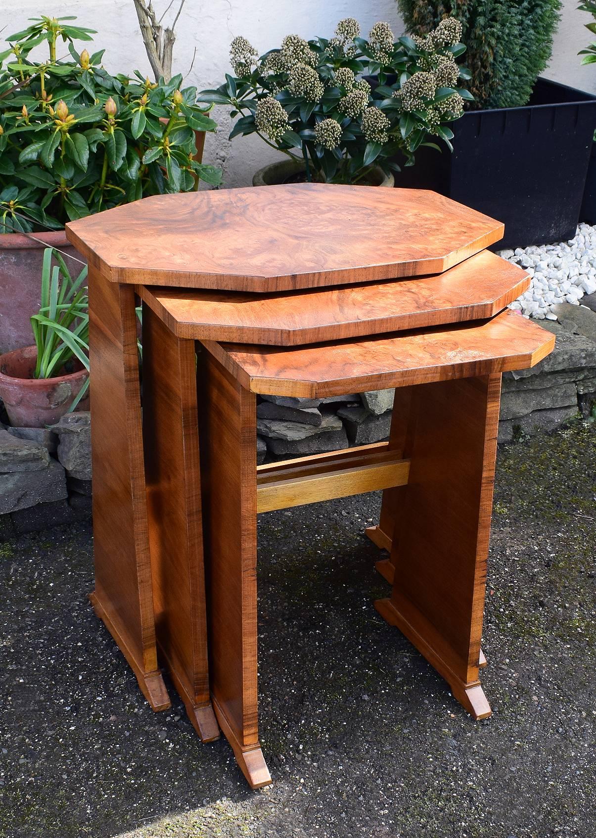 1930s Art Deco Figured Walnut Nest of Three Tables 1