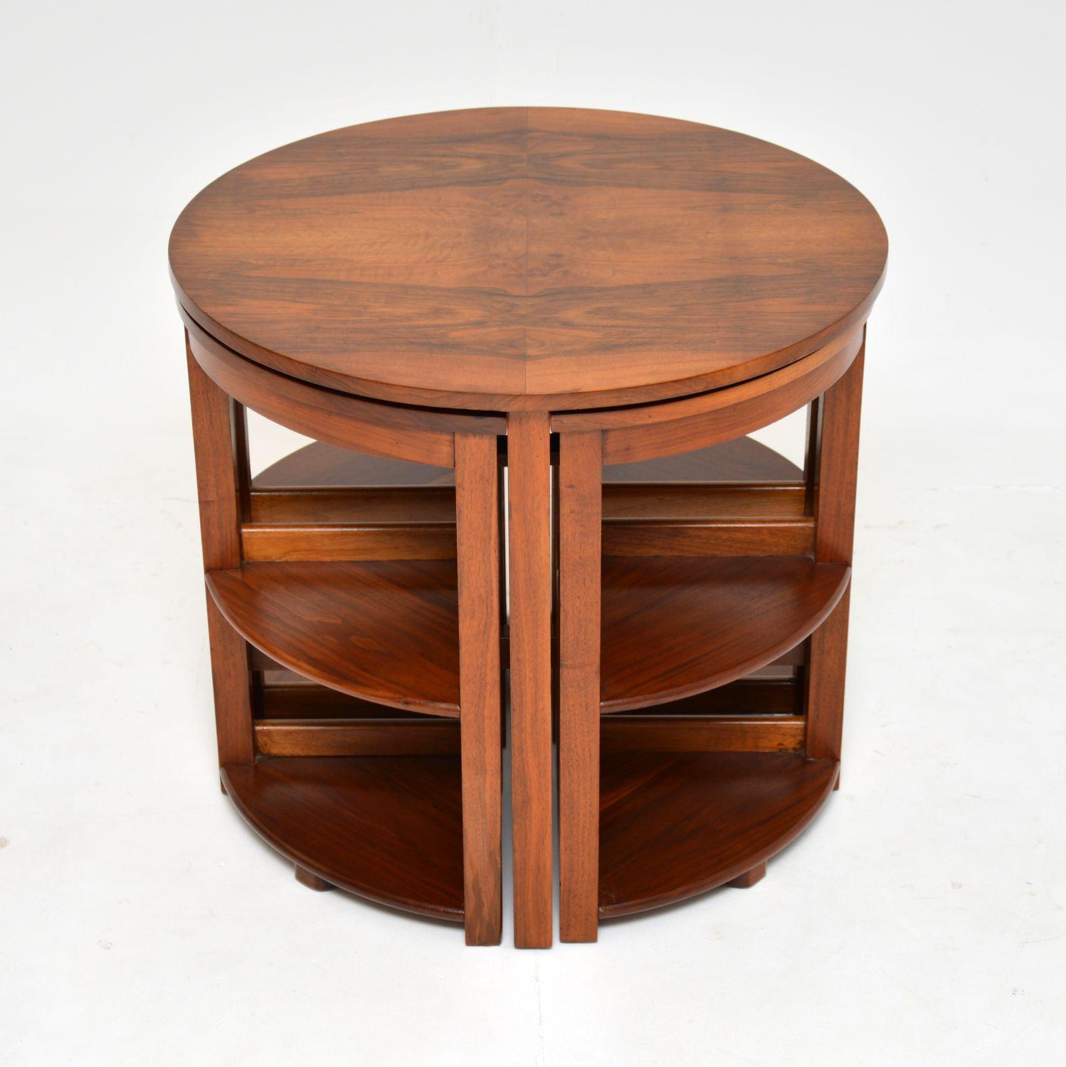 1930's Art Deco Figured Walnut Nesting Coffee Table In Good Condition In London, GB