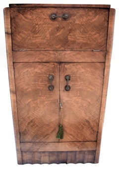 1930s Art Deco Fitted Walnut Cocktail Cabinet or Dry Bar
