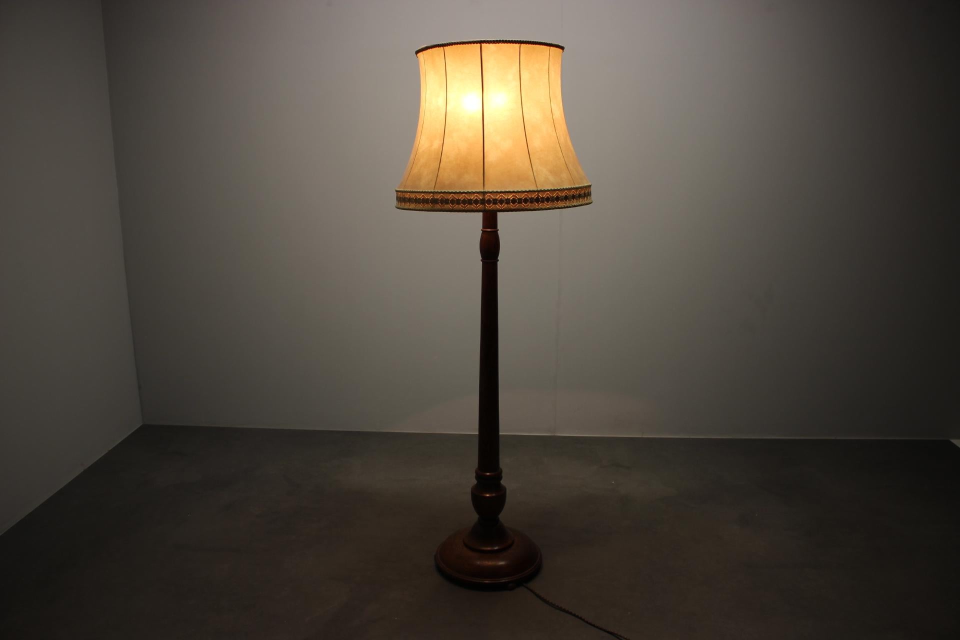 Lámpara de pie Art Decó de los años 30, Checoslovaquia en venta 6
