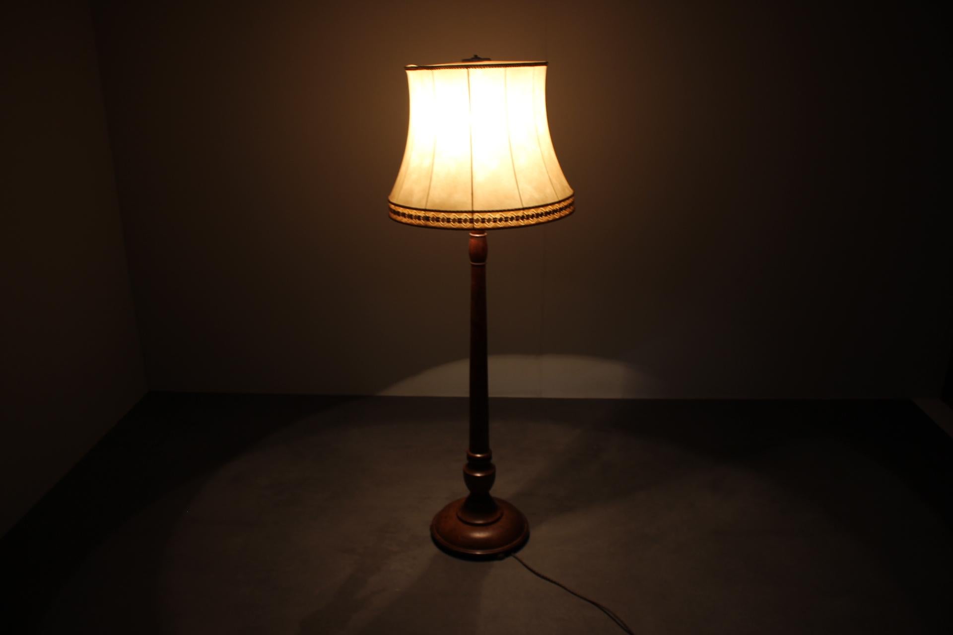 Lámpara de pie Art Decó de los años 30, Checoslovaquia en venta 8