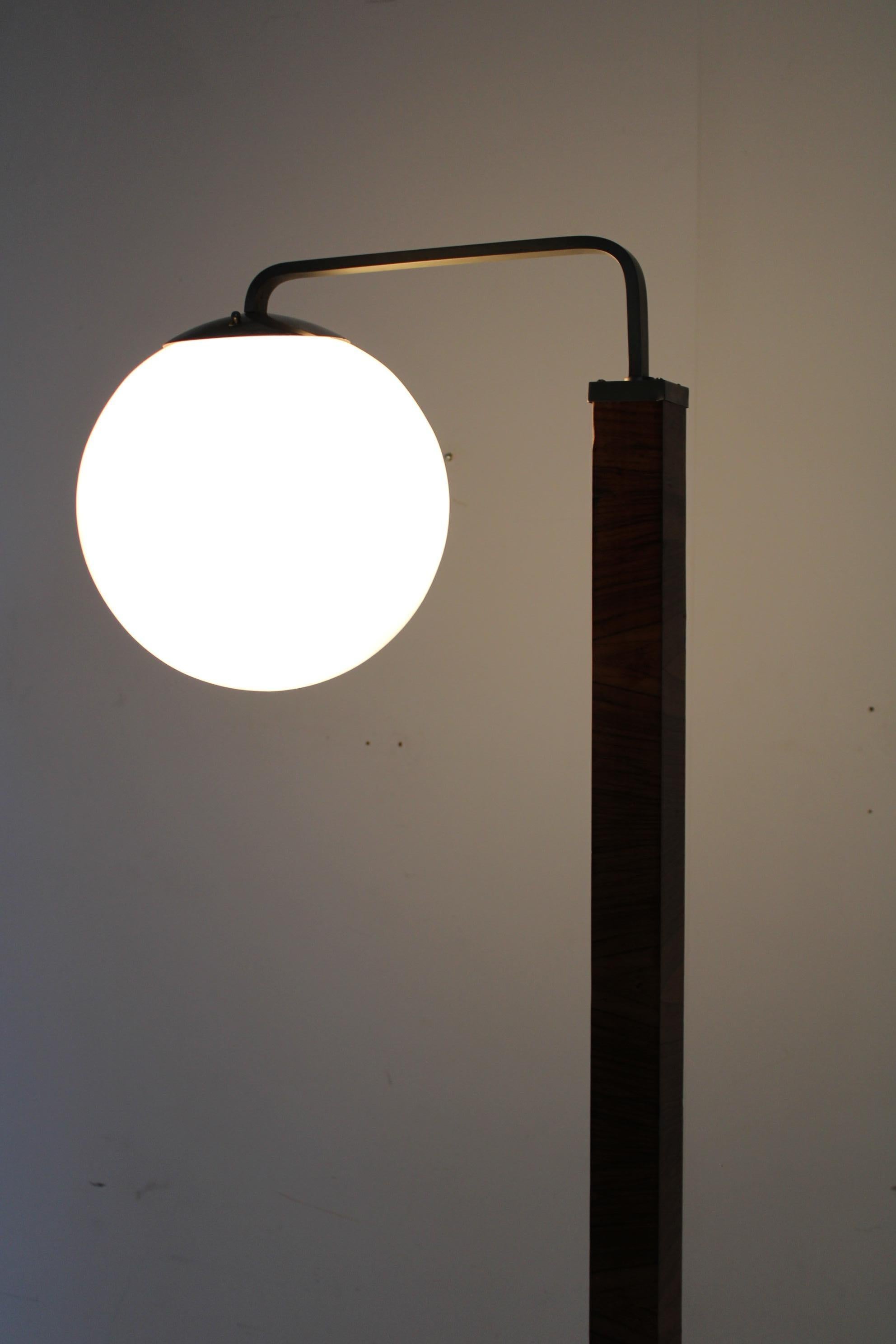 1930s Art Deco Floor Lamp, Czechoslovakia For Sale 4