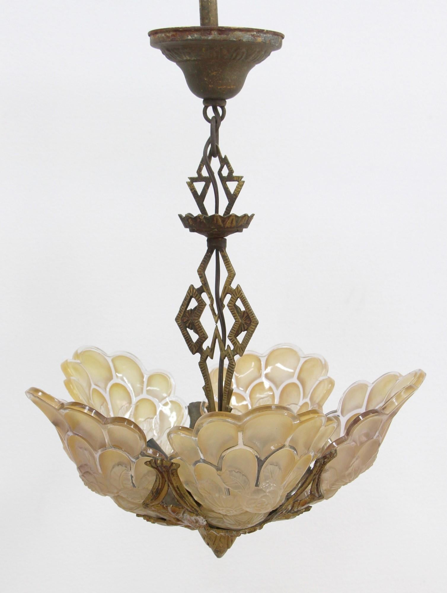 1930s Art Deco Floral Slip Shade Chandelier with 5 Lights In Good Condition In New York, NY