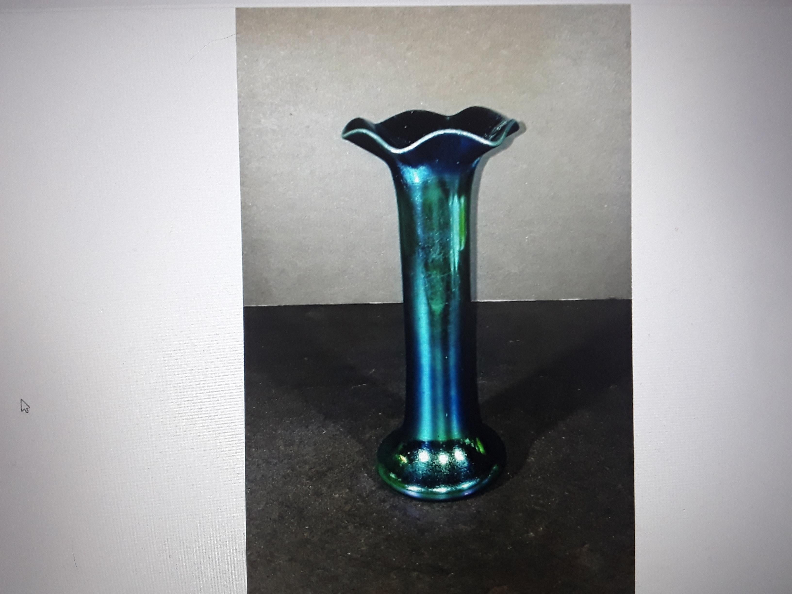 Art Glass 1930's Art Deco Frederick Carders Blue Aurene Ruffled Vase - Signed For Sale