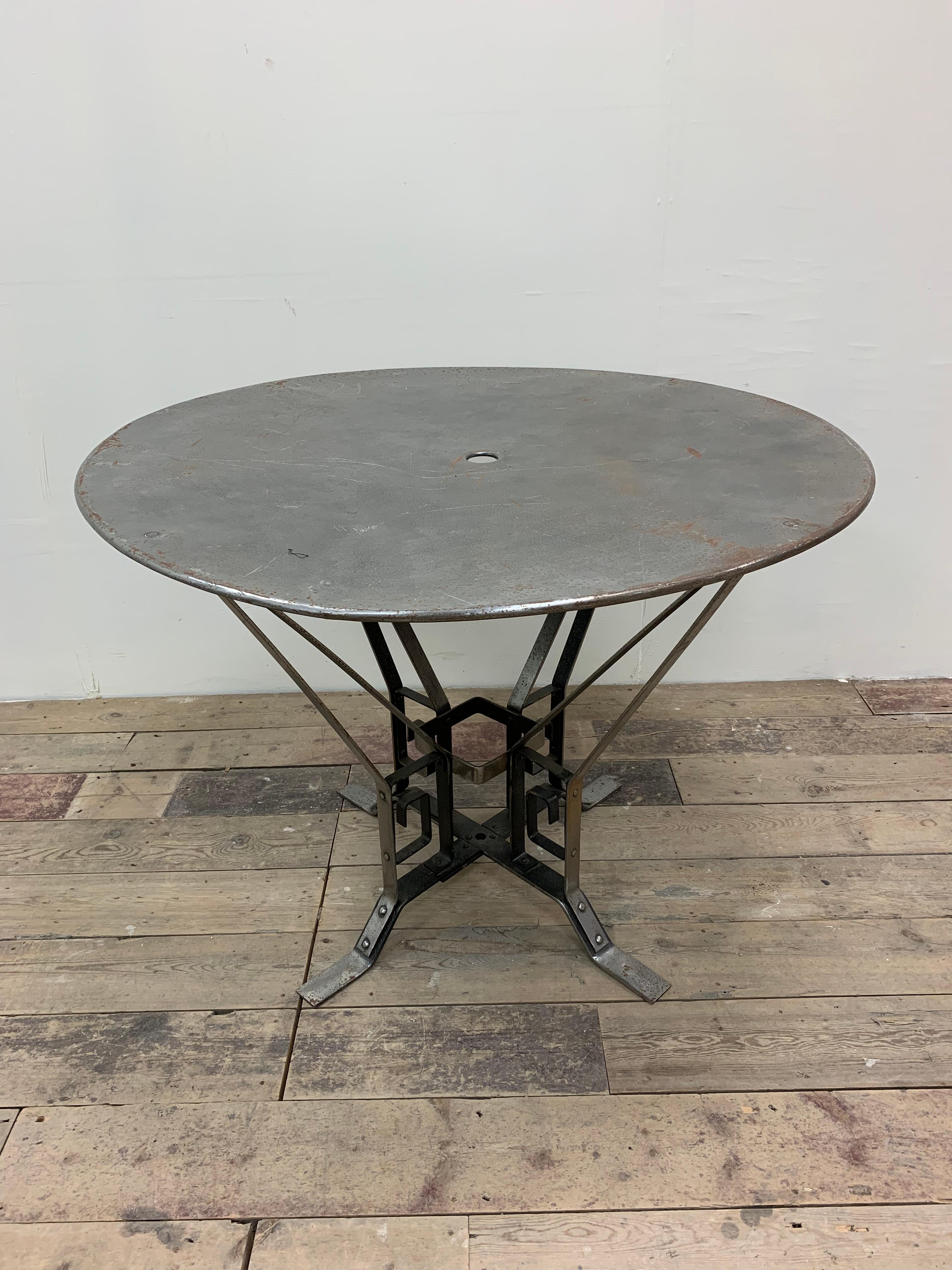 1930s Art Deco French Architecturally Inspired Polished Metal Garden Table  For Sale 9