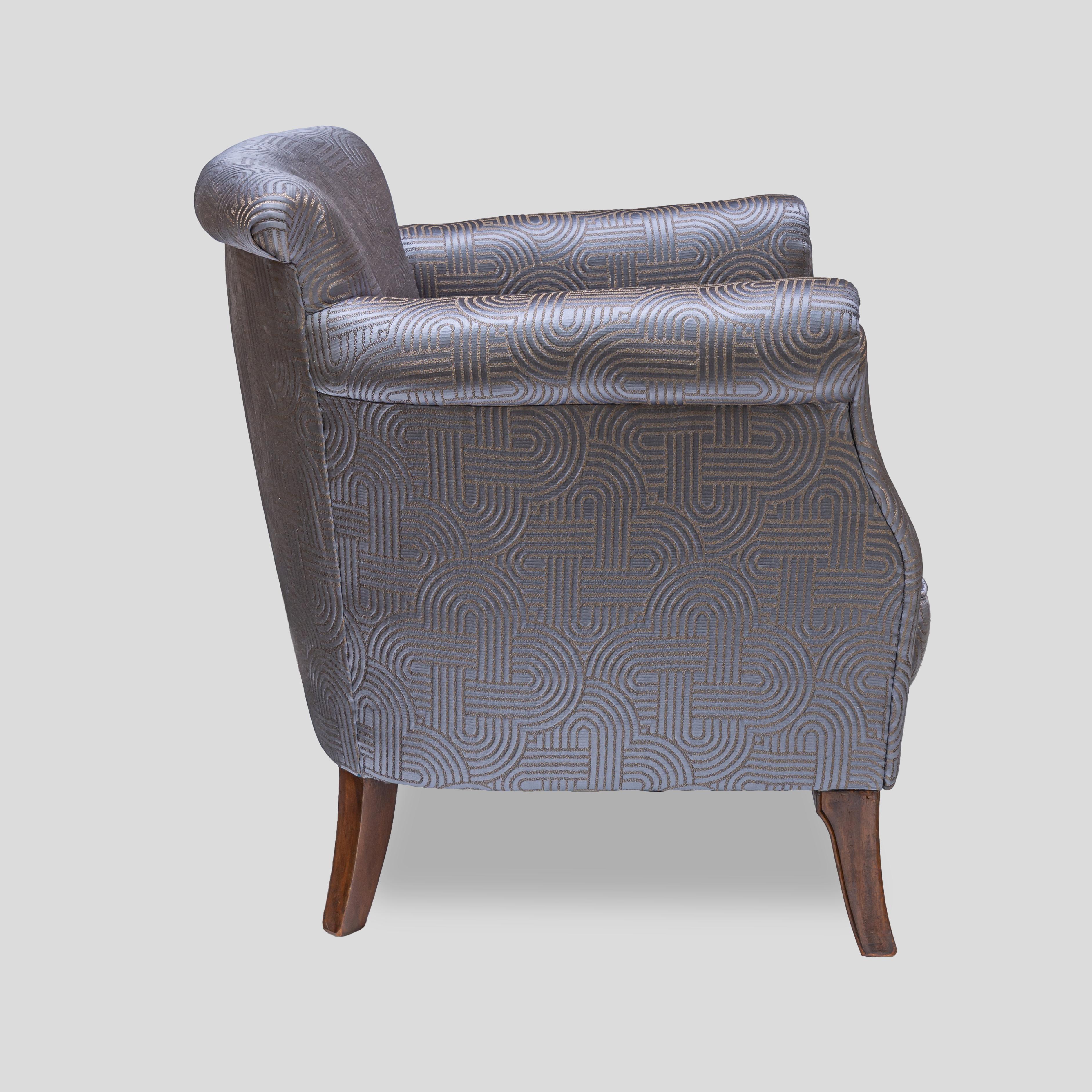 1930s Art Deco French Design Armchair in Satin Grey Upholstery Wall Nut Wood In Good Condition For Sale In London, GB