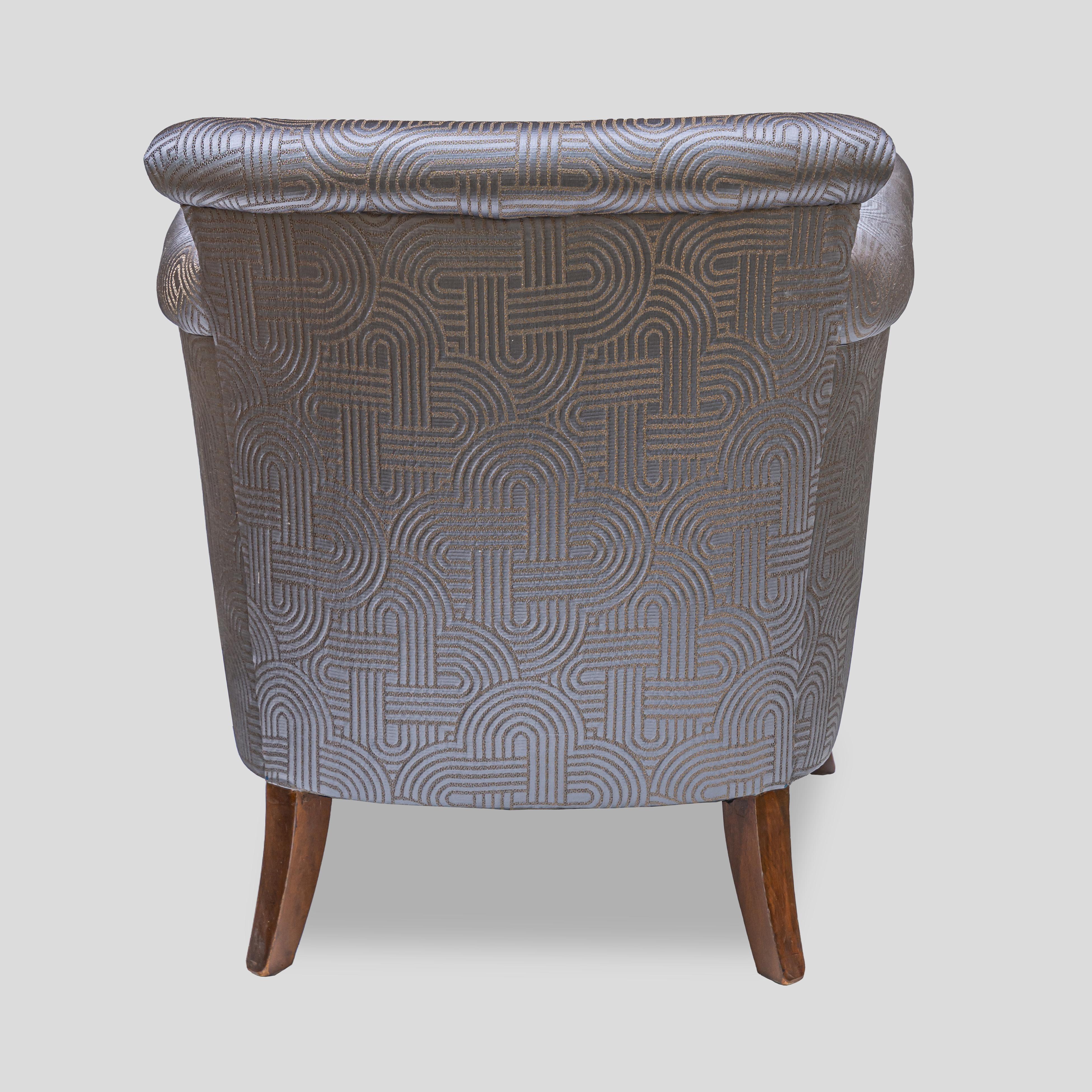 1930s Art Deco French Design Armchair in Satin Grey Upholstery Wall Nut Wood For Sale 1