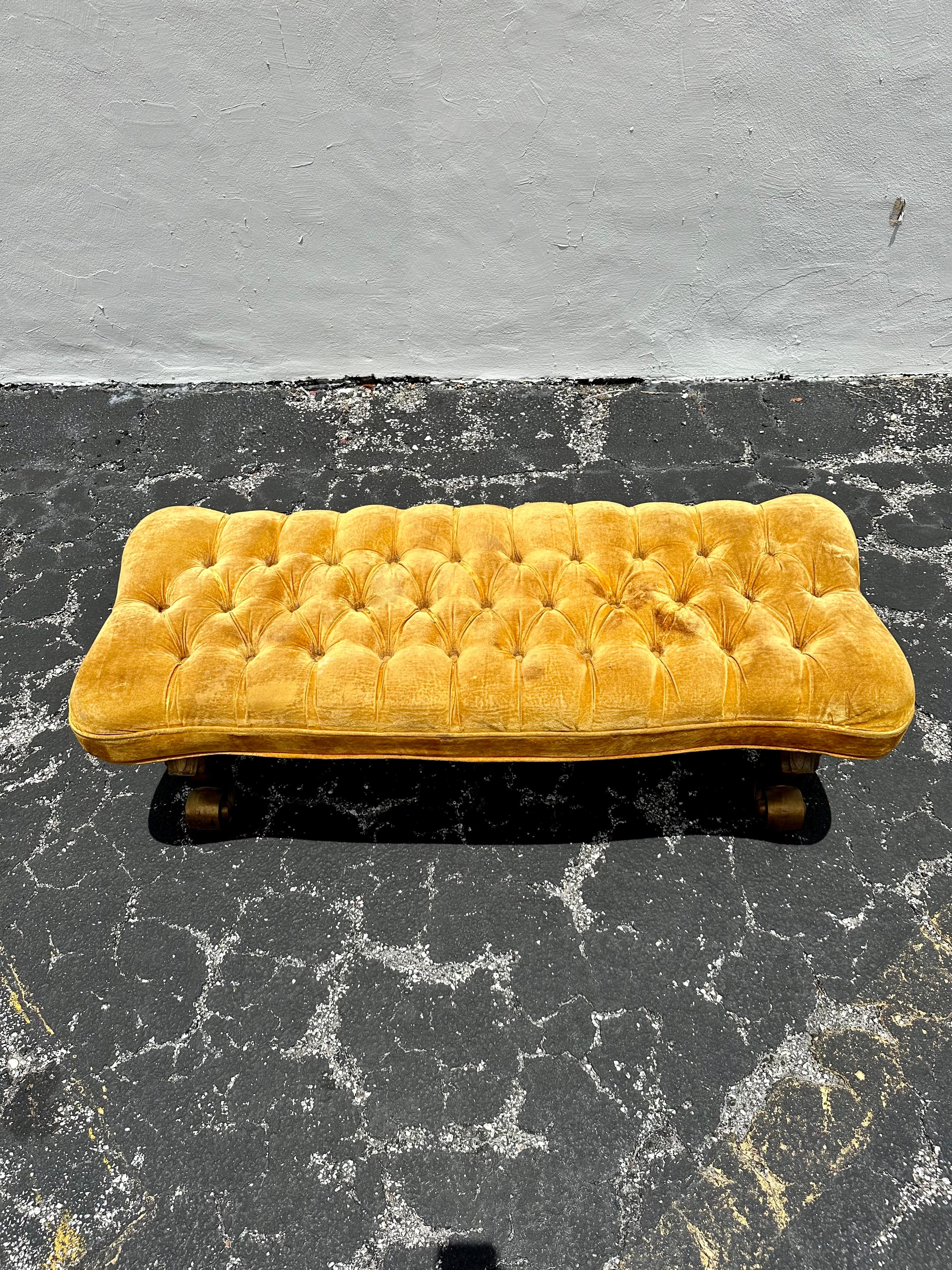 1930s Art Deco French Gilt Carved Wood Yellow Velvet Bench For Sale 1