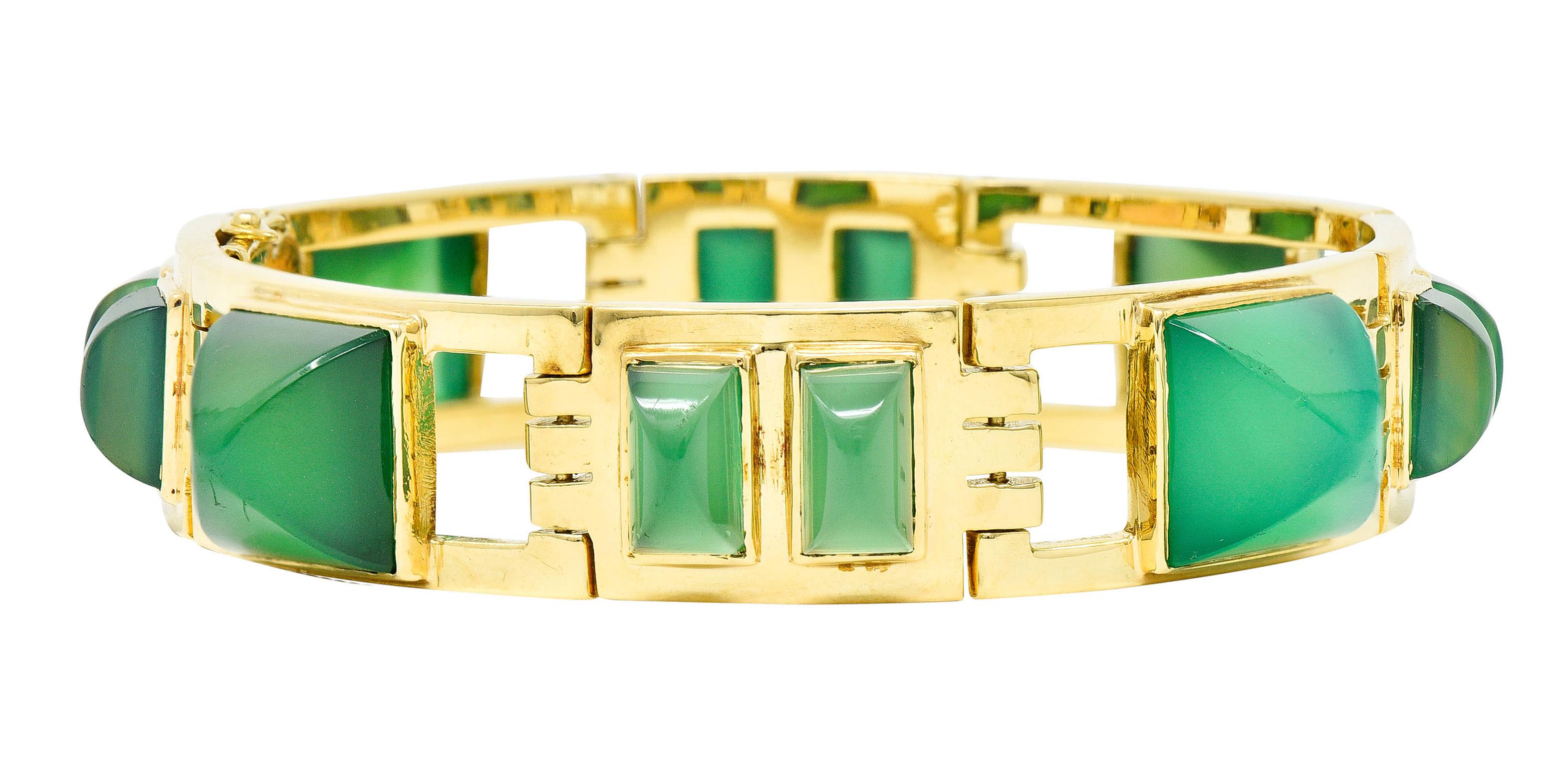 1930's Art Deco French Sugarloaf Chrysoprase 18 Karat Gold Link Bracelet In Excellent Condition In Philadelphia, PA