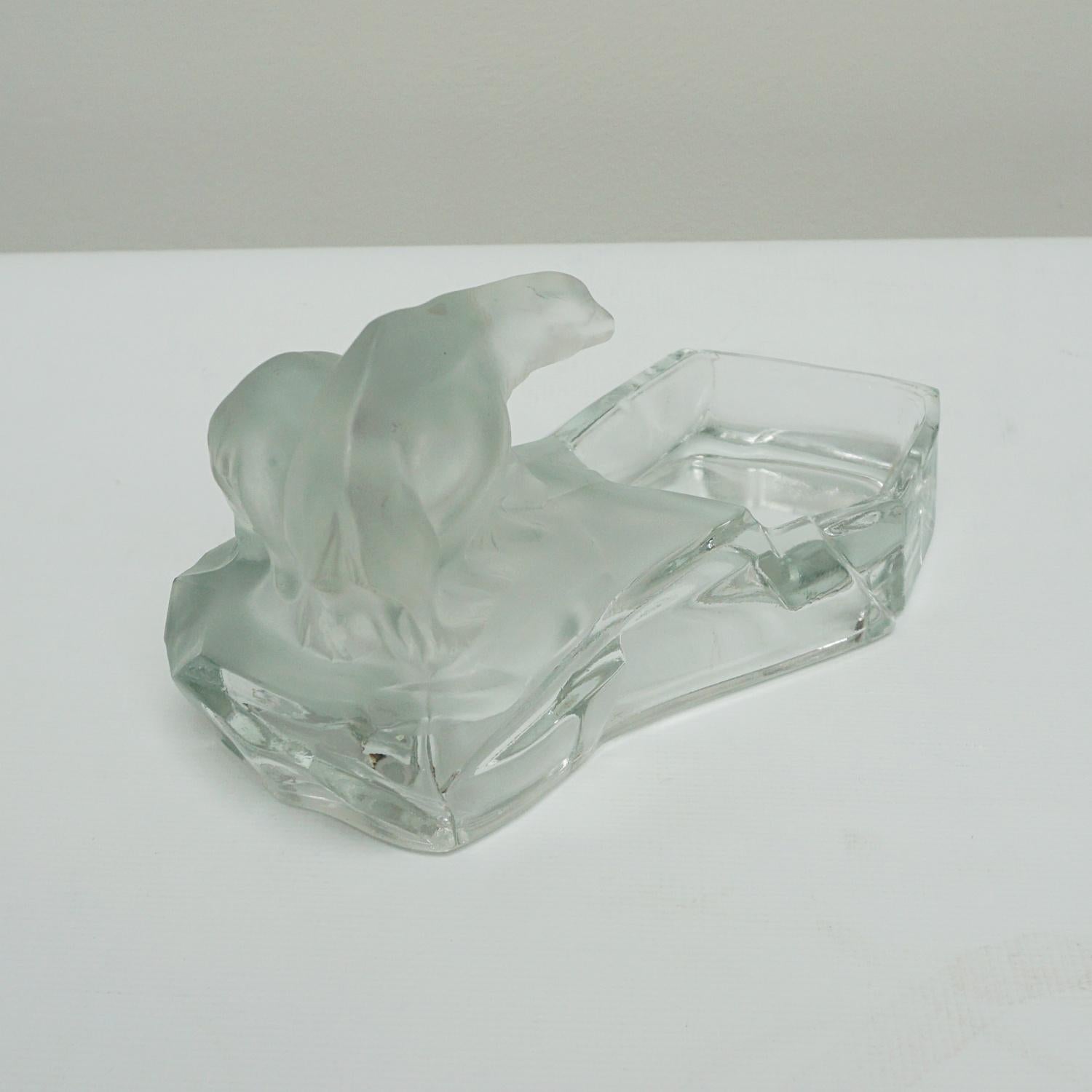 1930's Art Deco Frosted and Clear Glass Polar Bear Ashtray In Good Condition In Forest Row, East Sussex