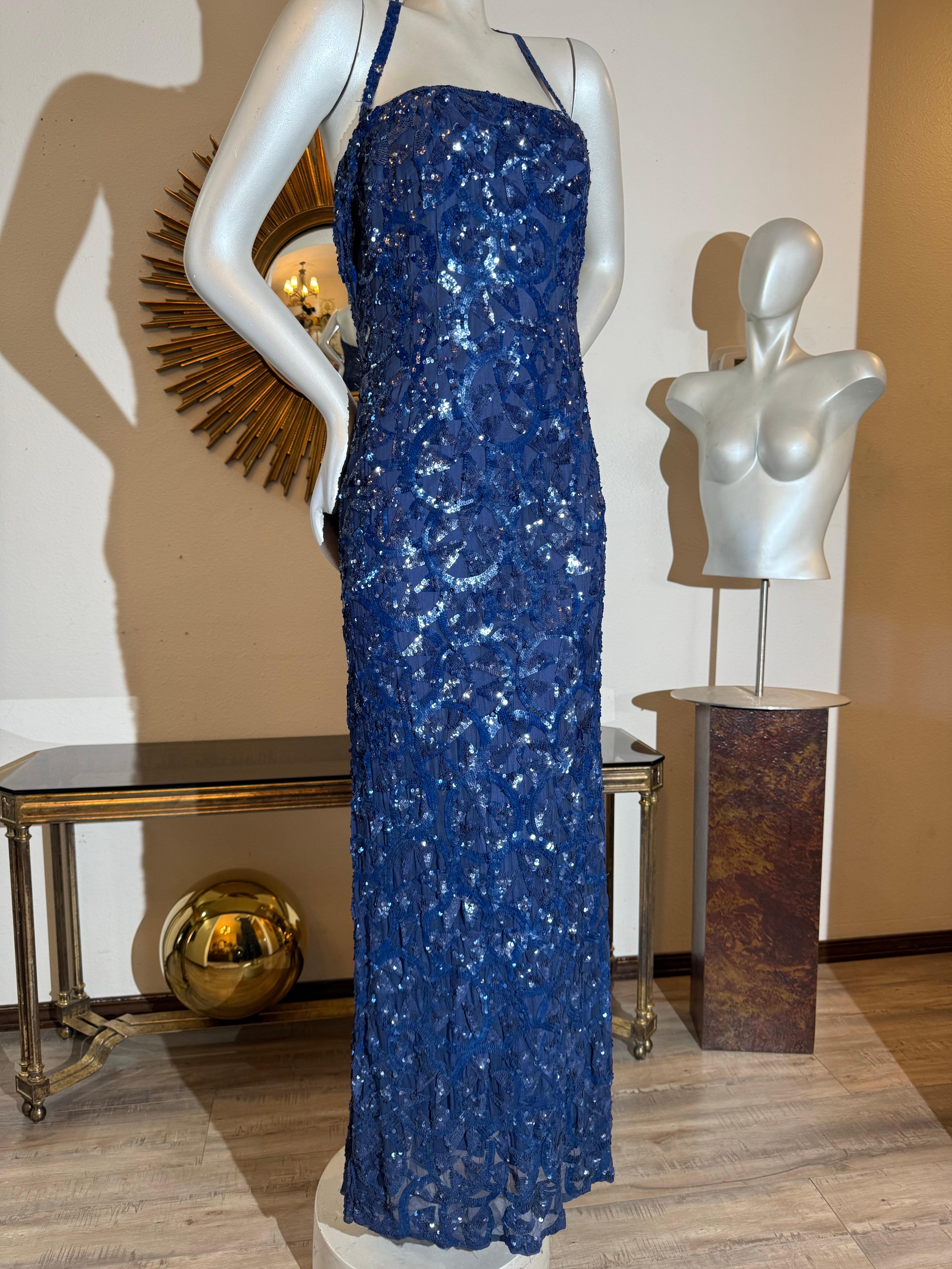 1930s Art Deco Entièrement pailleté Robe sirène en mousseline de soie bleu cobalt dos nu en vente 4