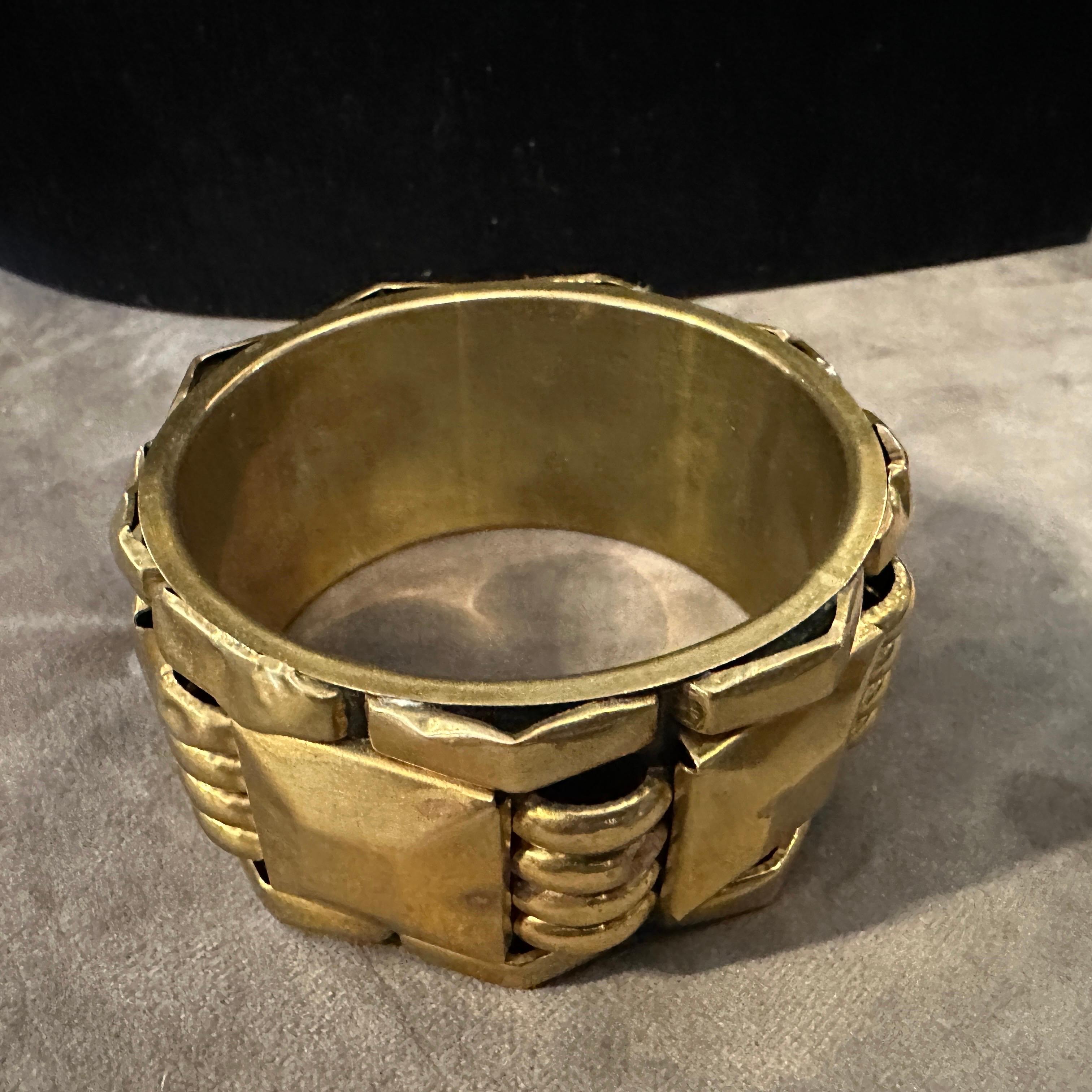 1930s Art Deco Gilded Metal Bangle Bracelet For Sale 2