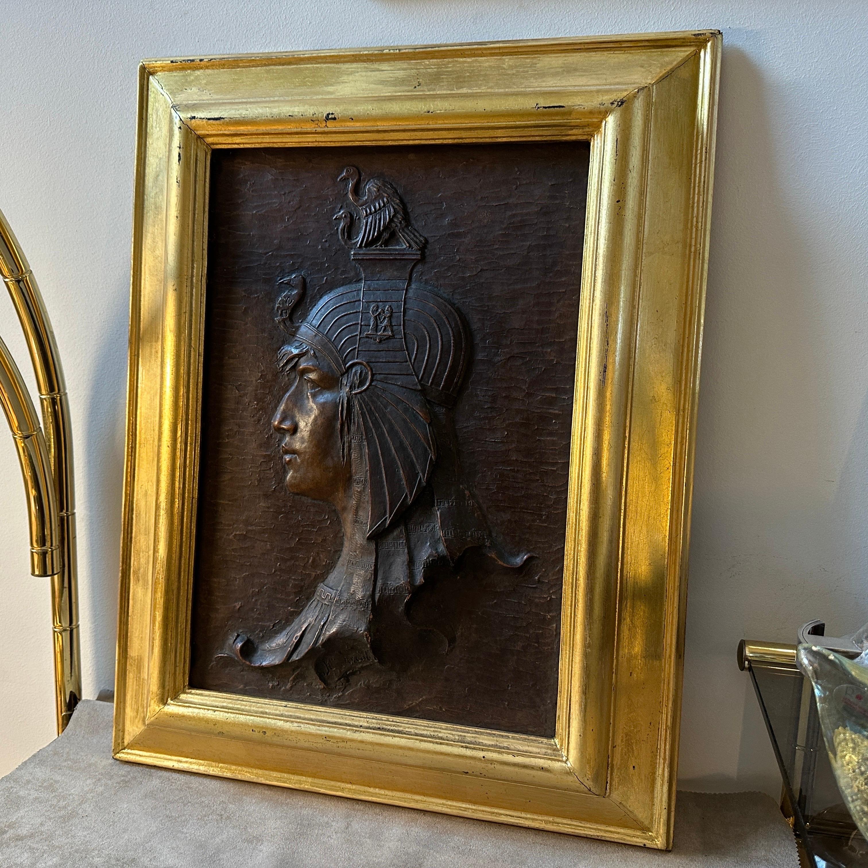 Bas-relief en plâtre italien encadré de bois doré Art déco des années 1930 en vente 9