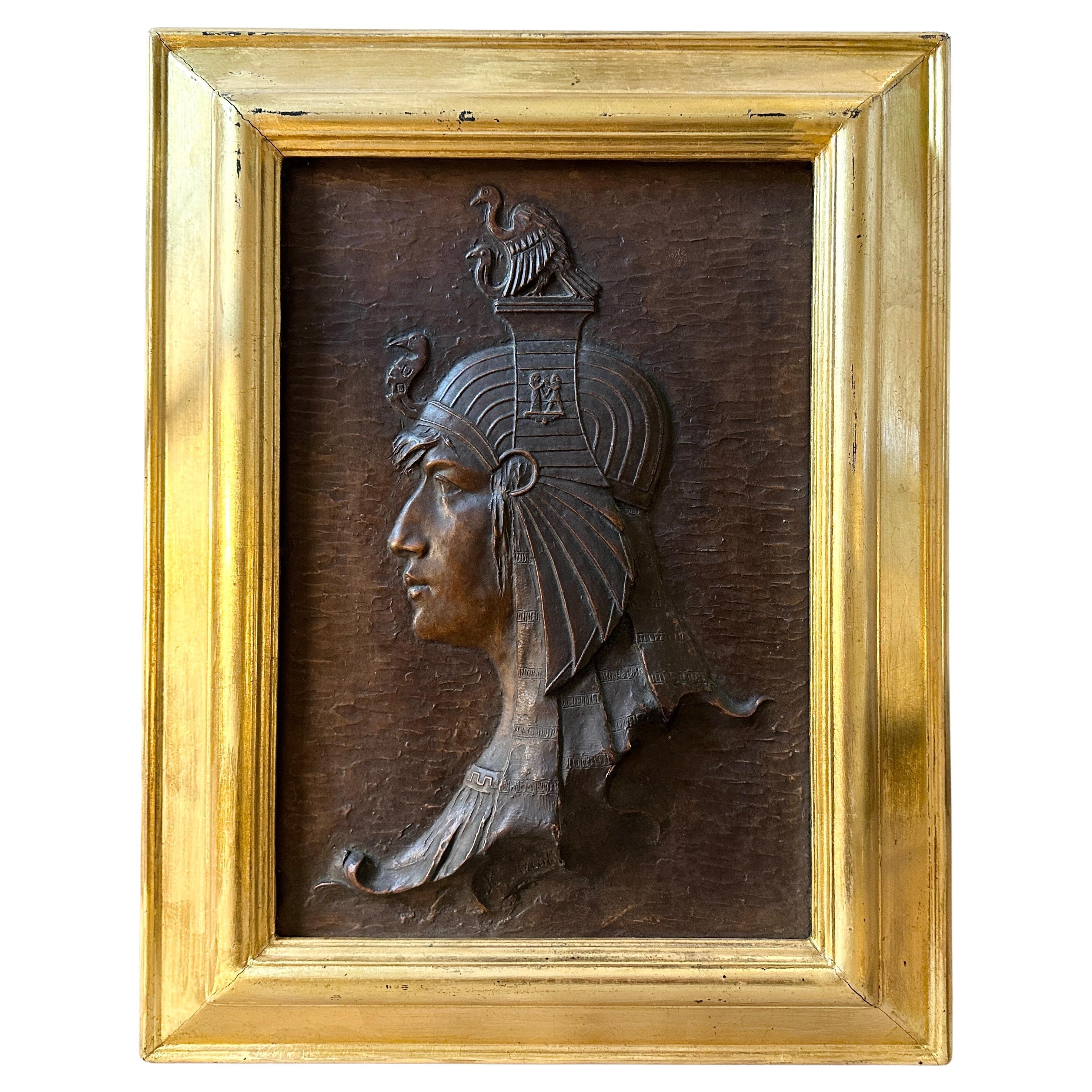 Bas-relief en plâtre italien encadré de bois doré Art déco des années 1930