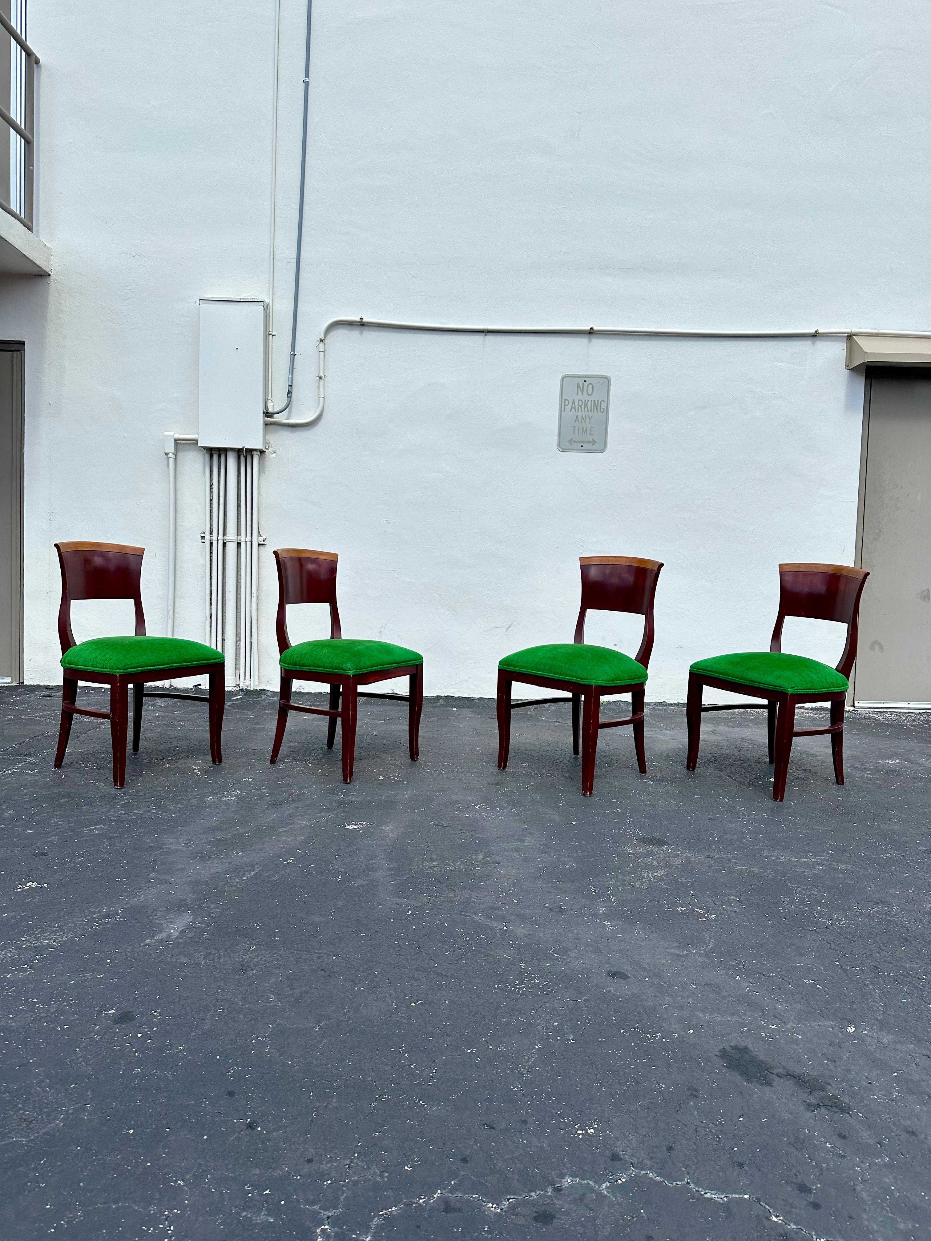 Sedie da pranzo in legno bicolore verde Artful Green degli anni '30, set di 4 pezzi In condizioni buone in vendita a Fort Lauderdale, FL