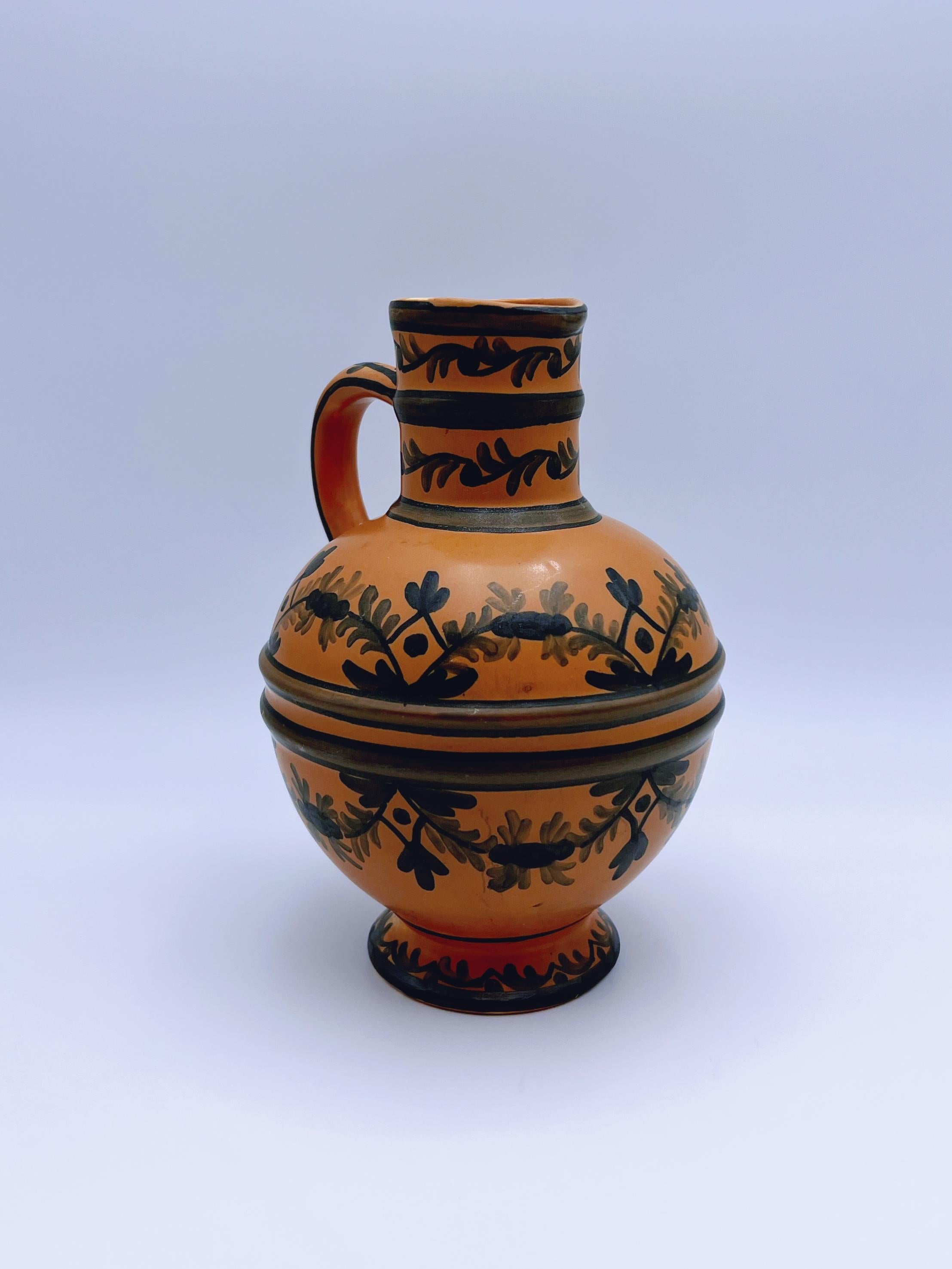 20ième siècle Vase pichet Art déco des années 1930 peint à la main par Egersund Faience, Norvège en vente