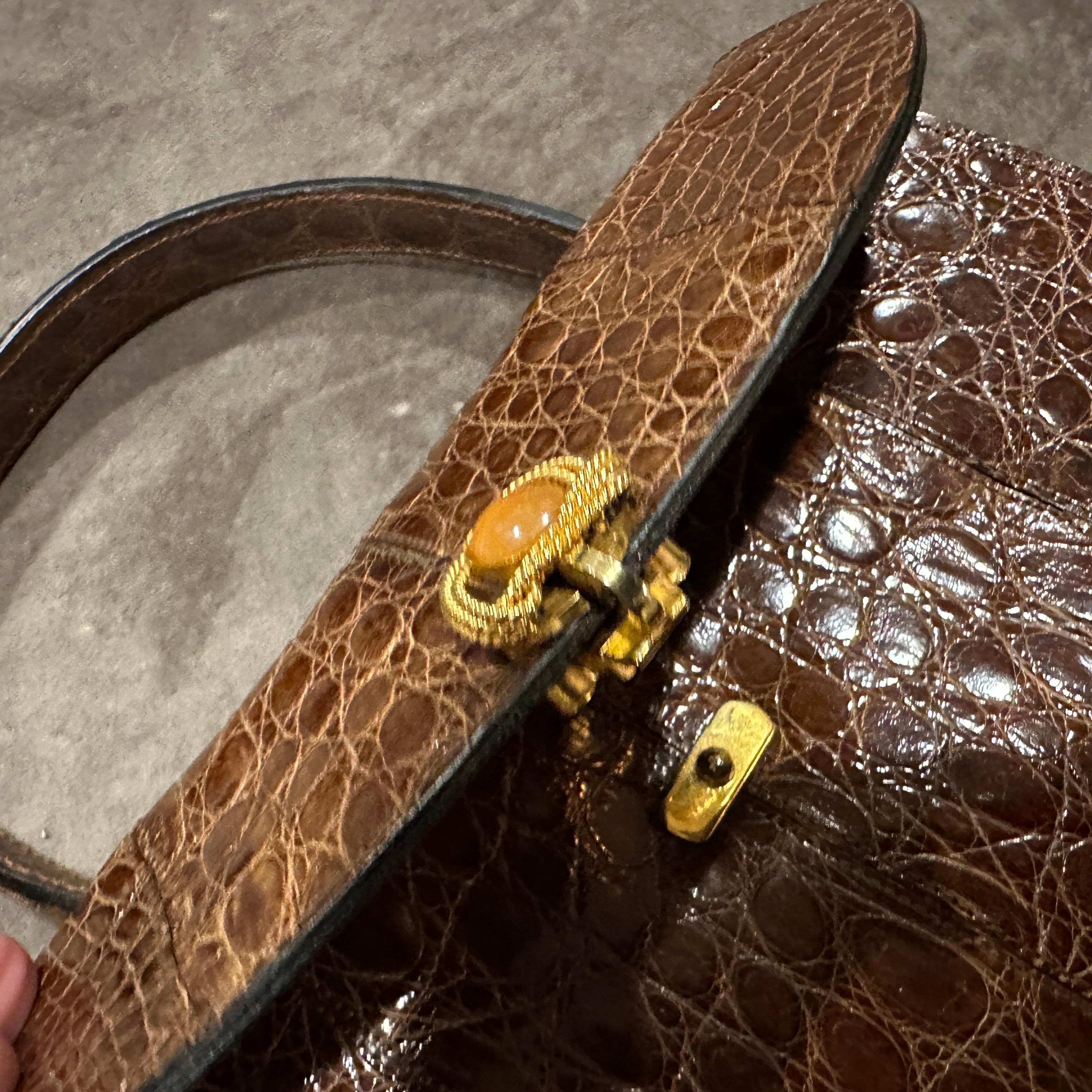 1930s Art Deco High Quality Brown Leather Italian Jewel Evening Bag For Sale 8