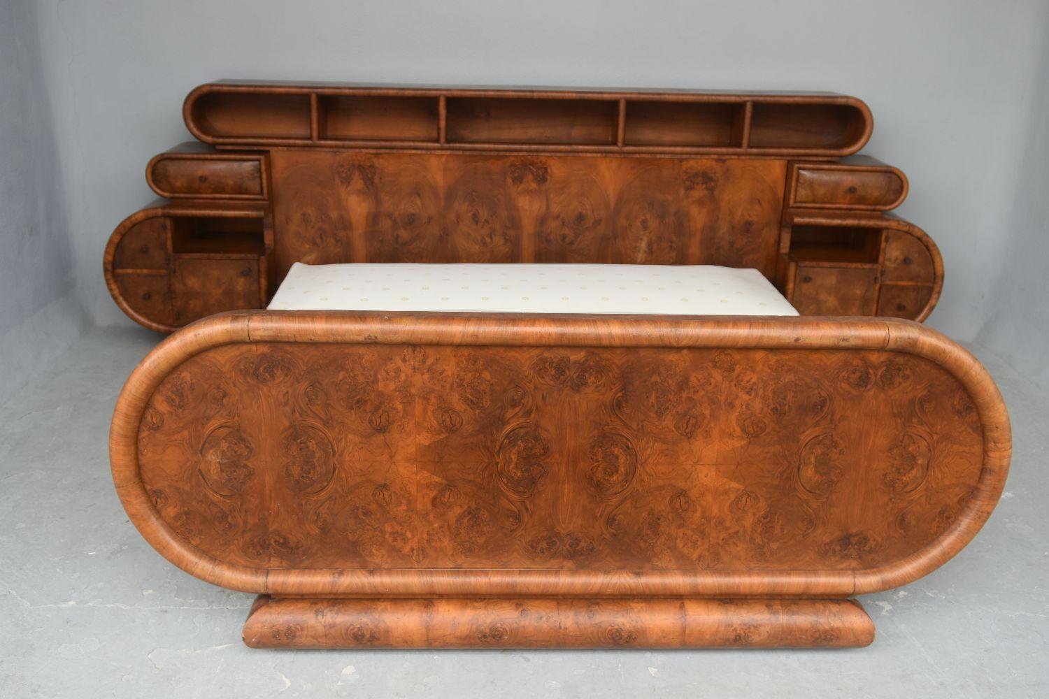 1930s Art Deco Hollywood Bed in Walnut Burl Veneer with its Curved 10