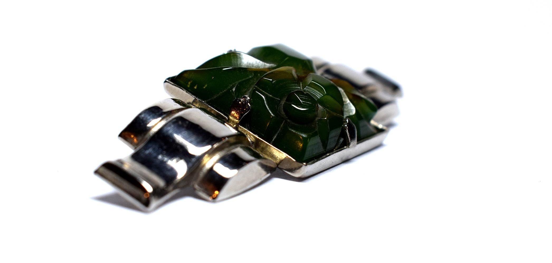 1930s Art Deco Ladies Bakelite and Chrome Brooch In Excellent Condition In Devon, England