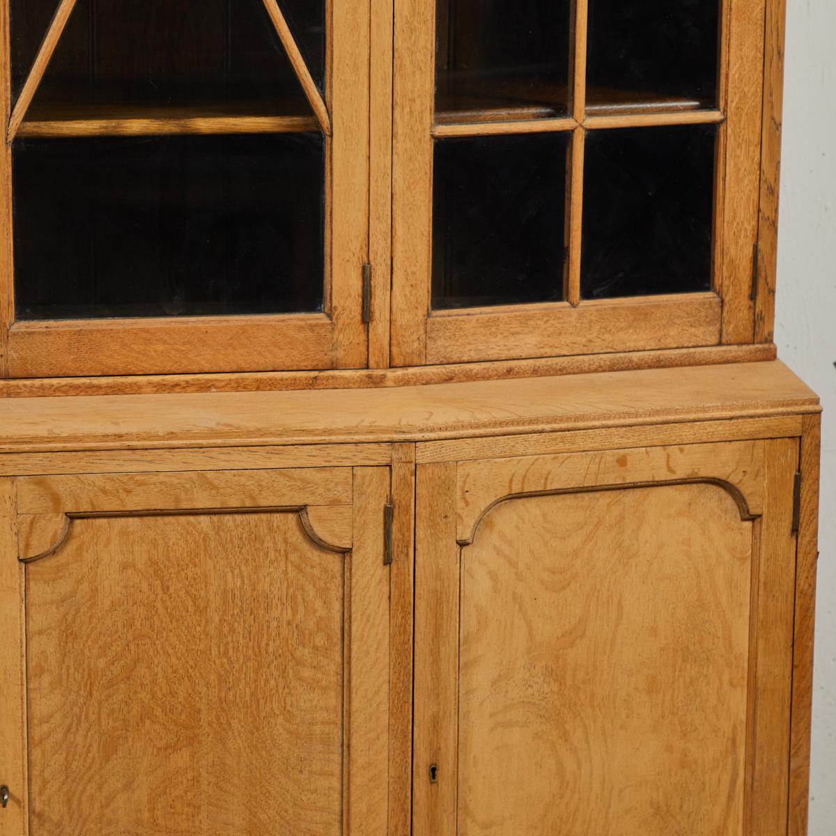 1930s Art Deco Large Oak Bookcase by Heals In Good Condition For Sale In Los Angeles, CA