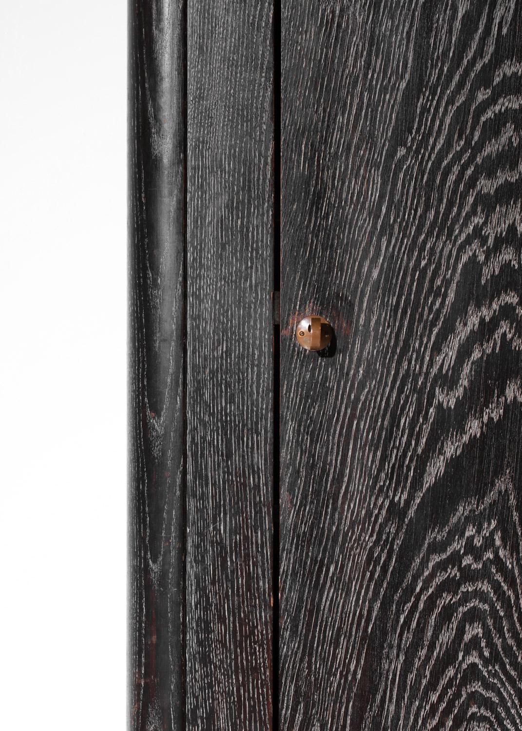 1930er Jahre Art Deco Schrank aus gekalktem Holz, Francisque Chaleyssin zugeschrieben im Angebot 4