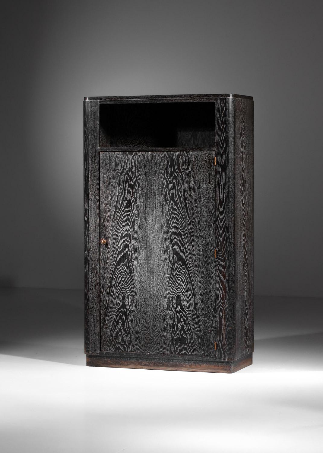 1930er Jahre Art Deco Schrank aus gekalktem Holz, Francisque Chaleyssin zugeschrieben (Französisch) im Angebot