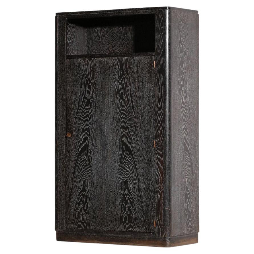 1930er Jahre Art Deco Schrank aus gekalktem Holz, Francisque Chaleyssin zugeschrieben im Angebot