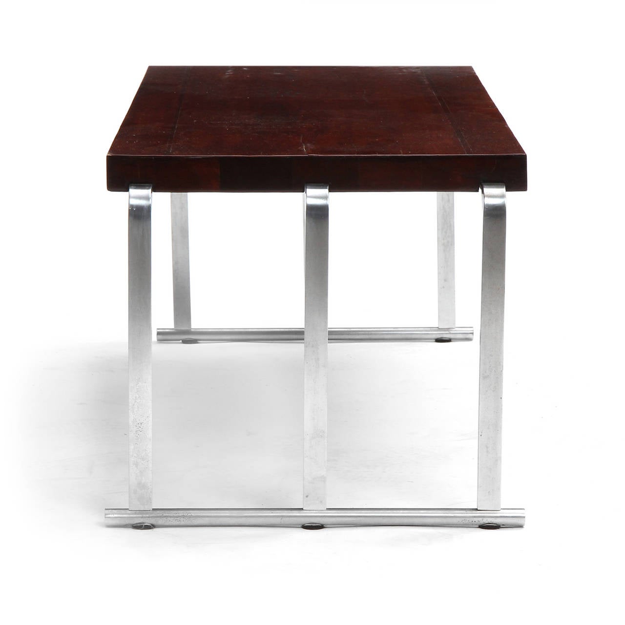 Niedriger Mahagoni-Tisch aus den 1930er Jahren im Art-déco-Stil von Gilbert Rohde für Herman Miller (Mitte des 20. Jahrhunderts) im Angebot