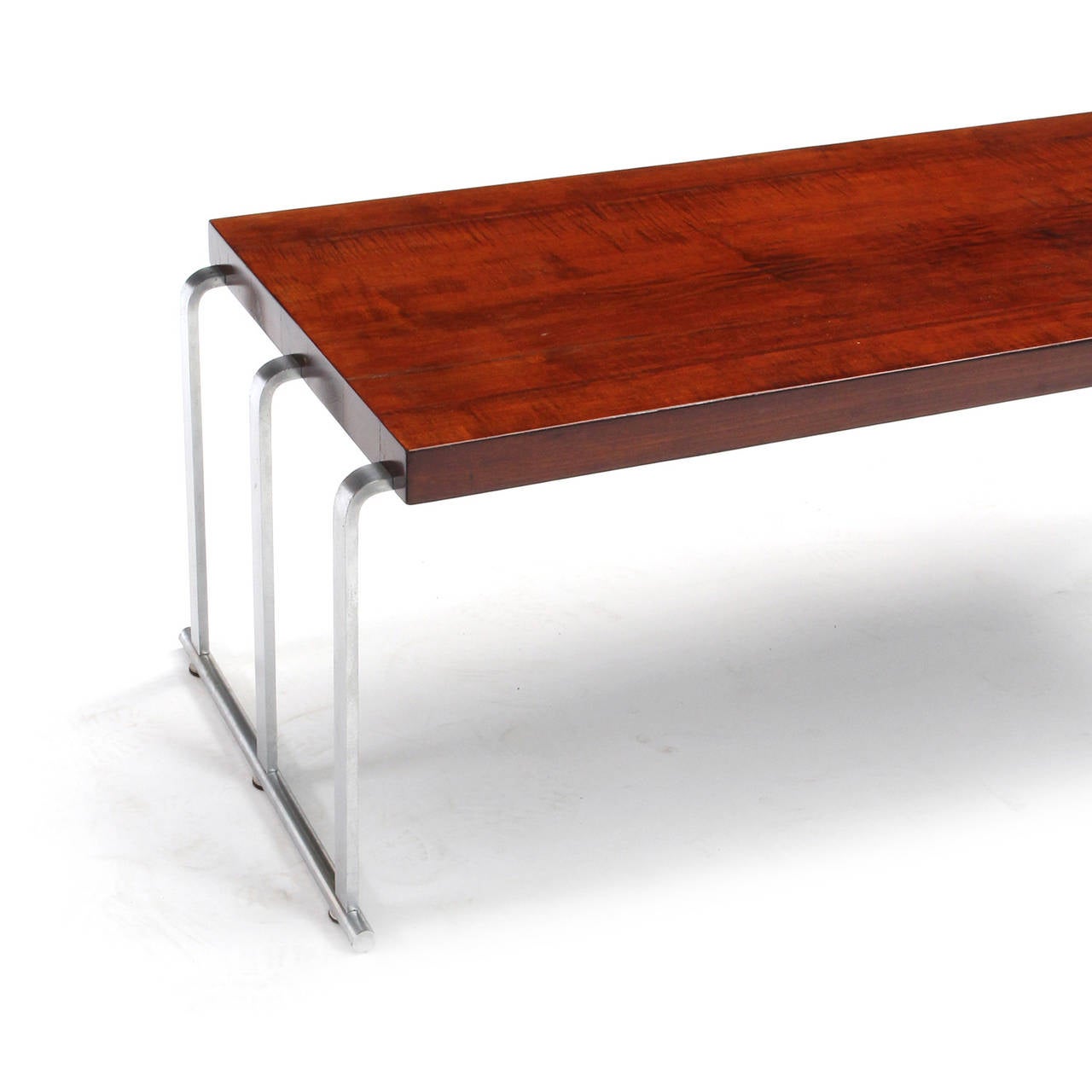 Niedriger Mahagoni-Tisch aus den 1930er Jahren im Art-déco-Stil von Gilbert Rohde für Herman Miller (Stahl) im Angebot