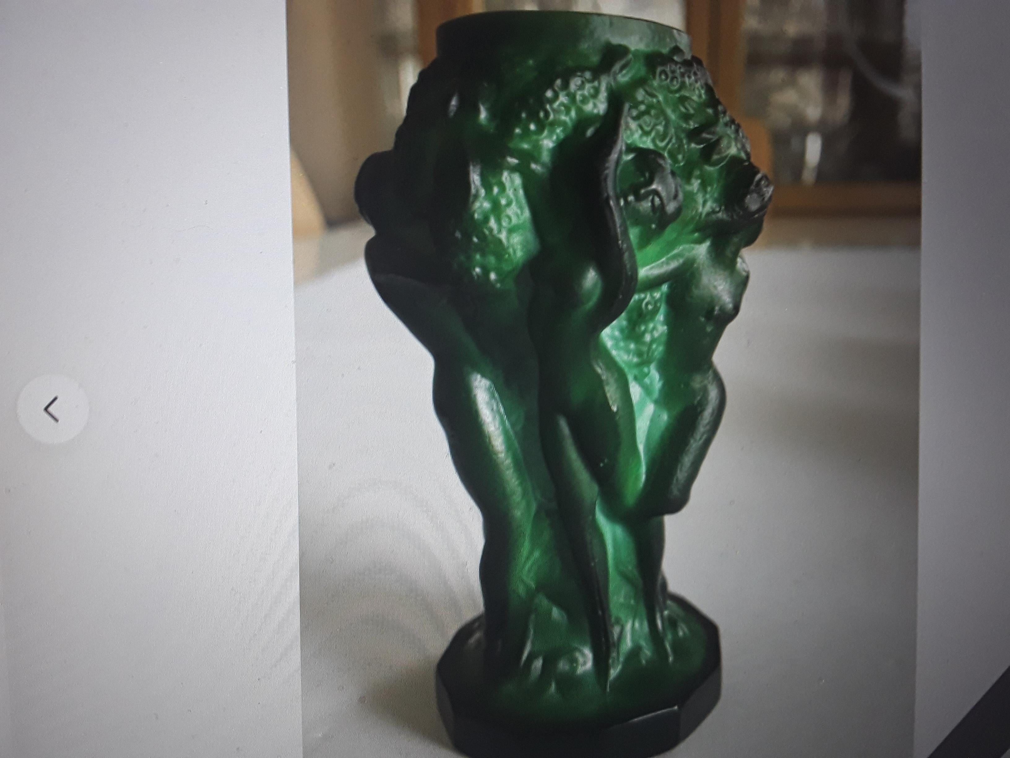 1930's Art Deco Malachit getönten weiblichen Figural Kunstglas Vase (Art déco) im Angebot