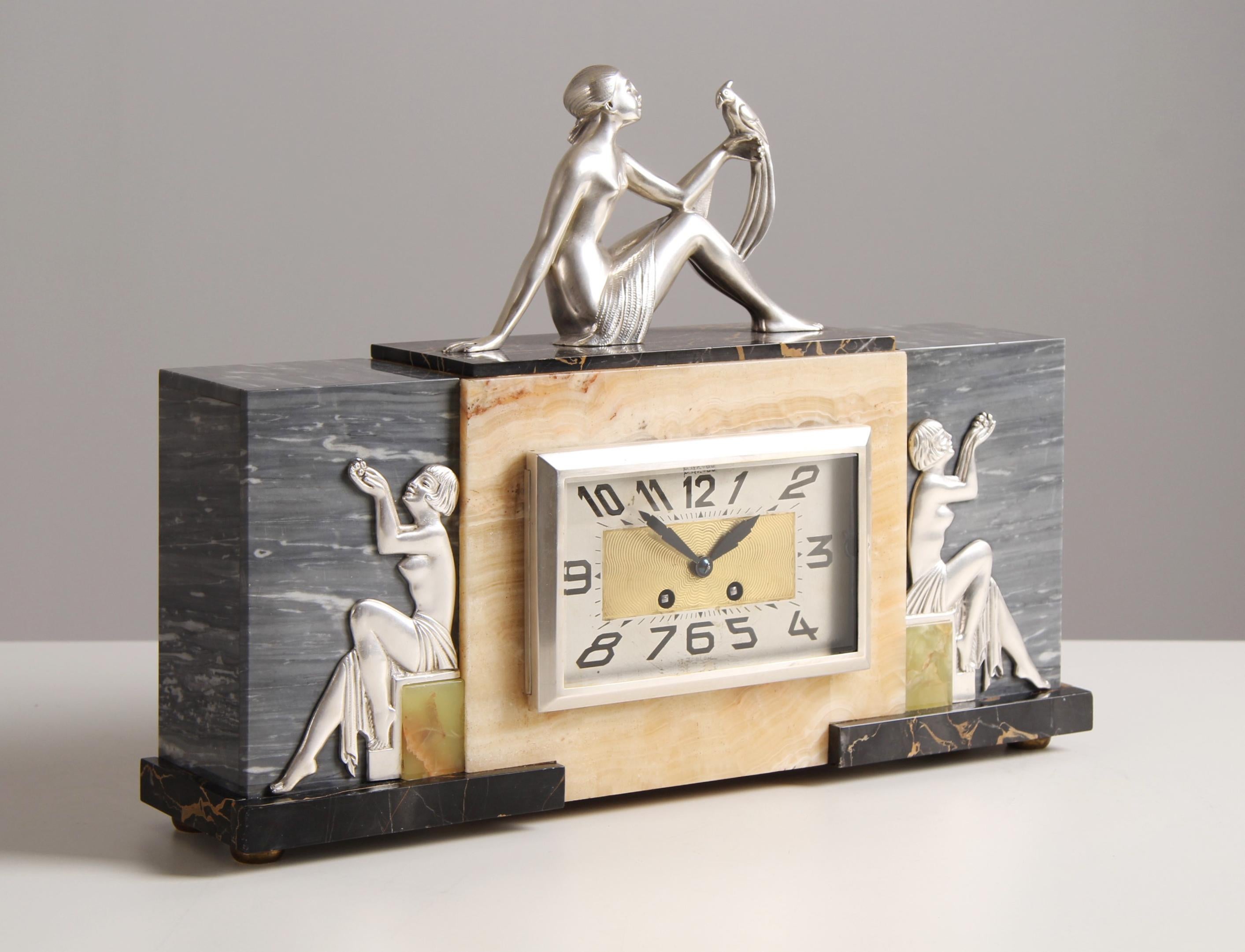 1930s Art Deco Mantel Clock with Silver Plated Bronze Figures 7