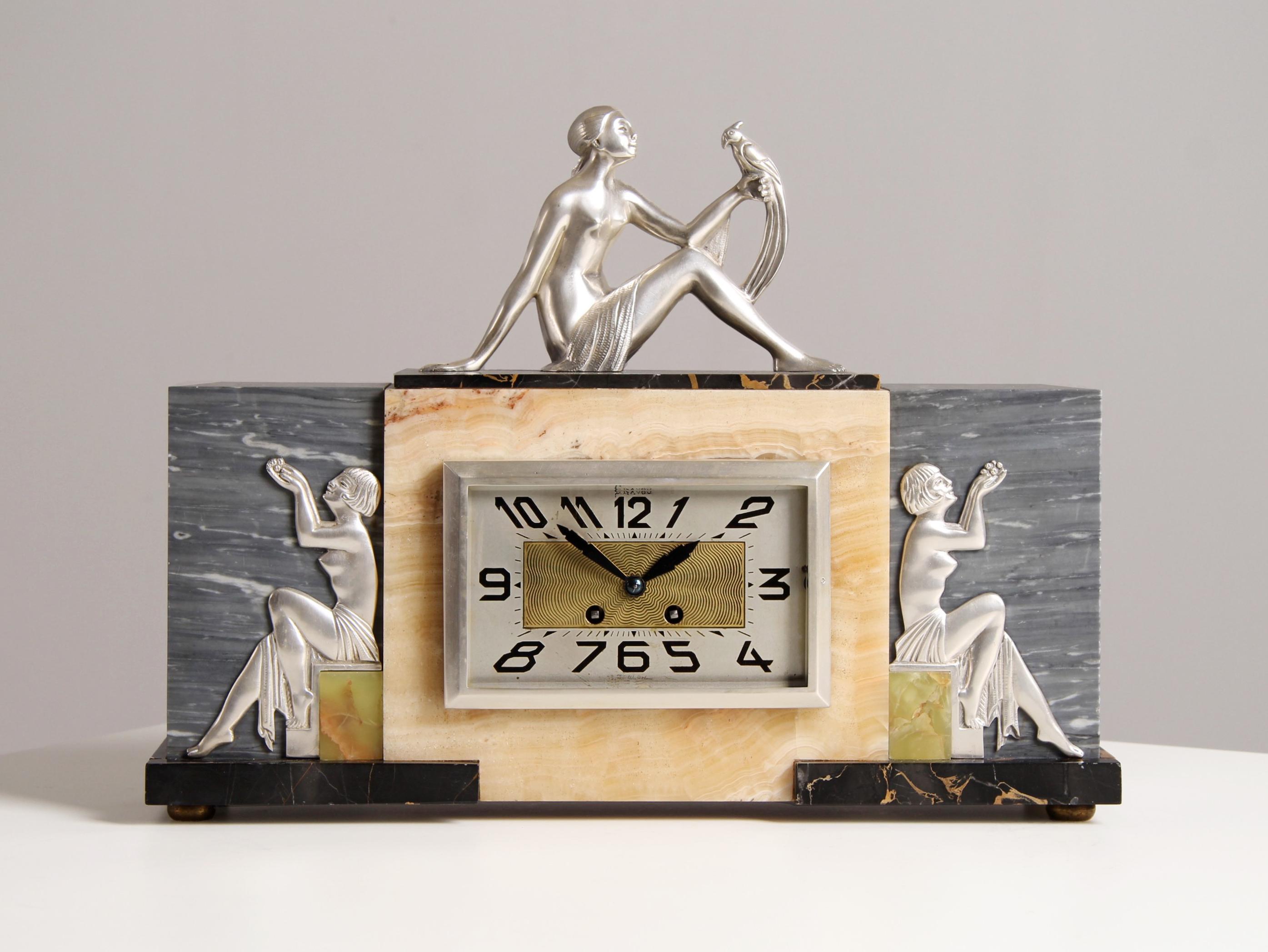 1930s Art Deco Mantel Clock with Silver Plated Bronze Figures 1