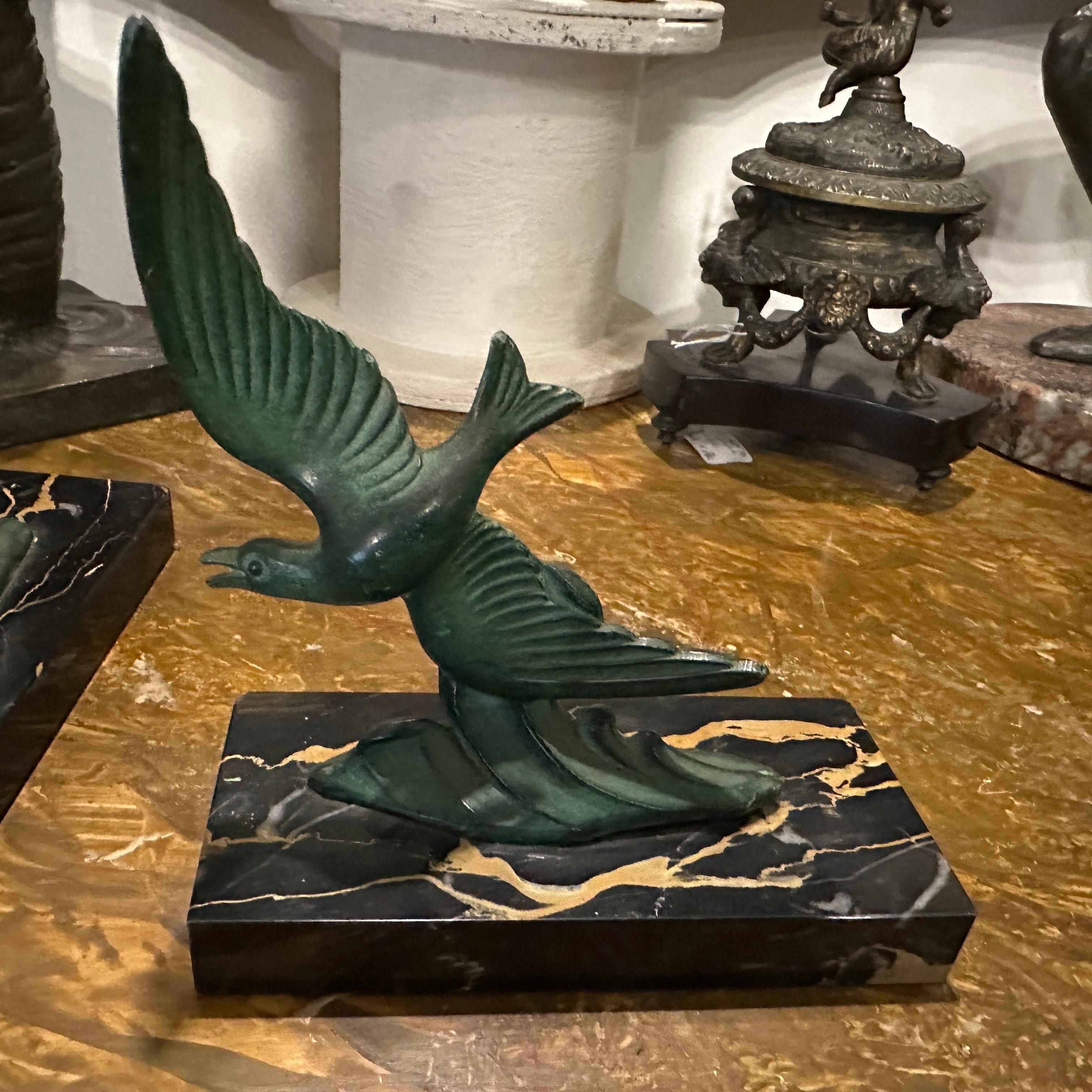 1930s Art Deco Marble and Green Metal French Birds Bookends For Sale 6