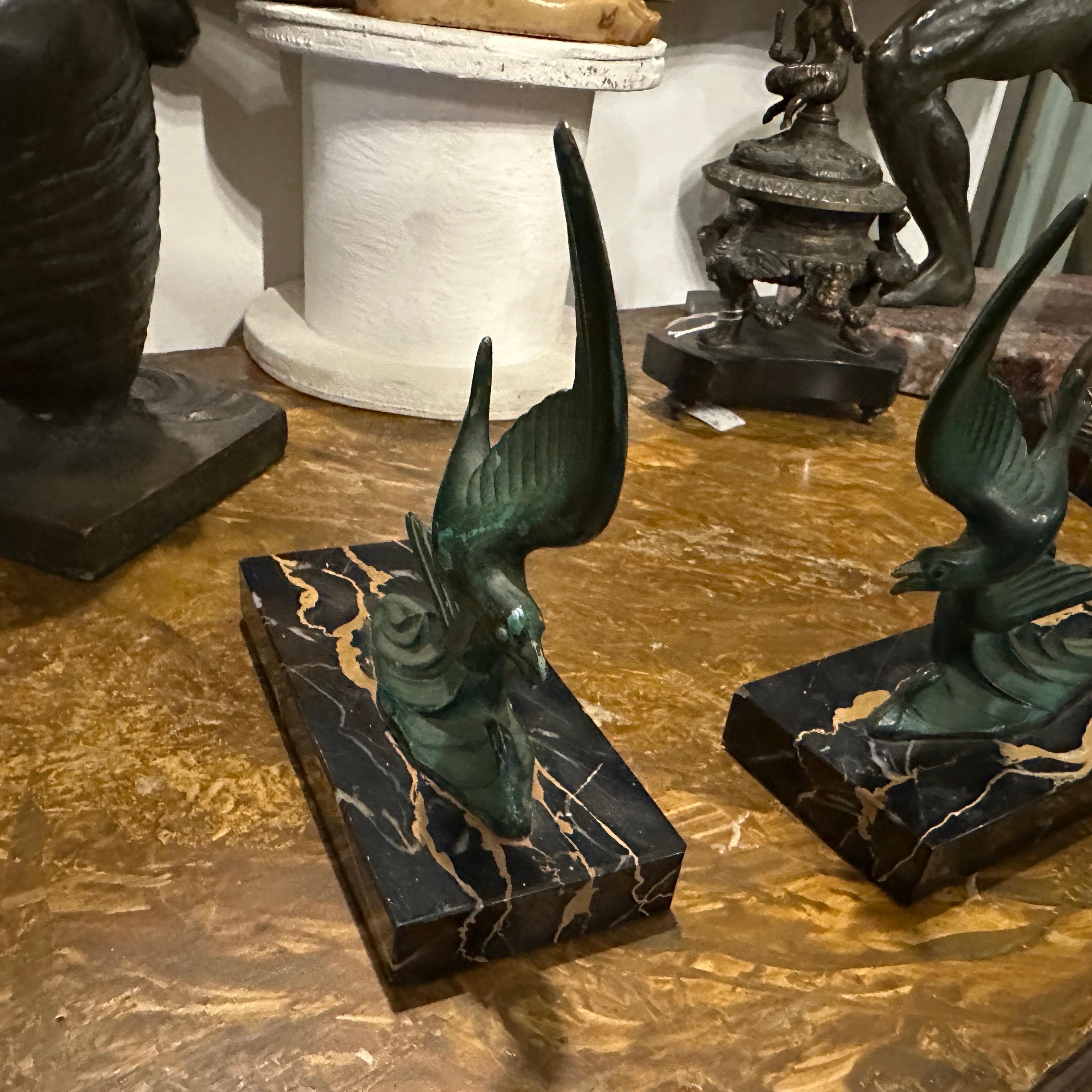 1930s Art Deco Marble and Green Metal French Birds Bookends For Sale 4
