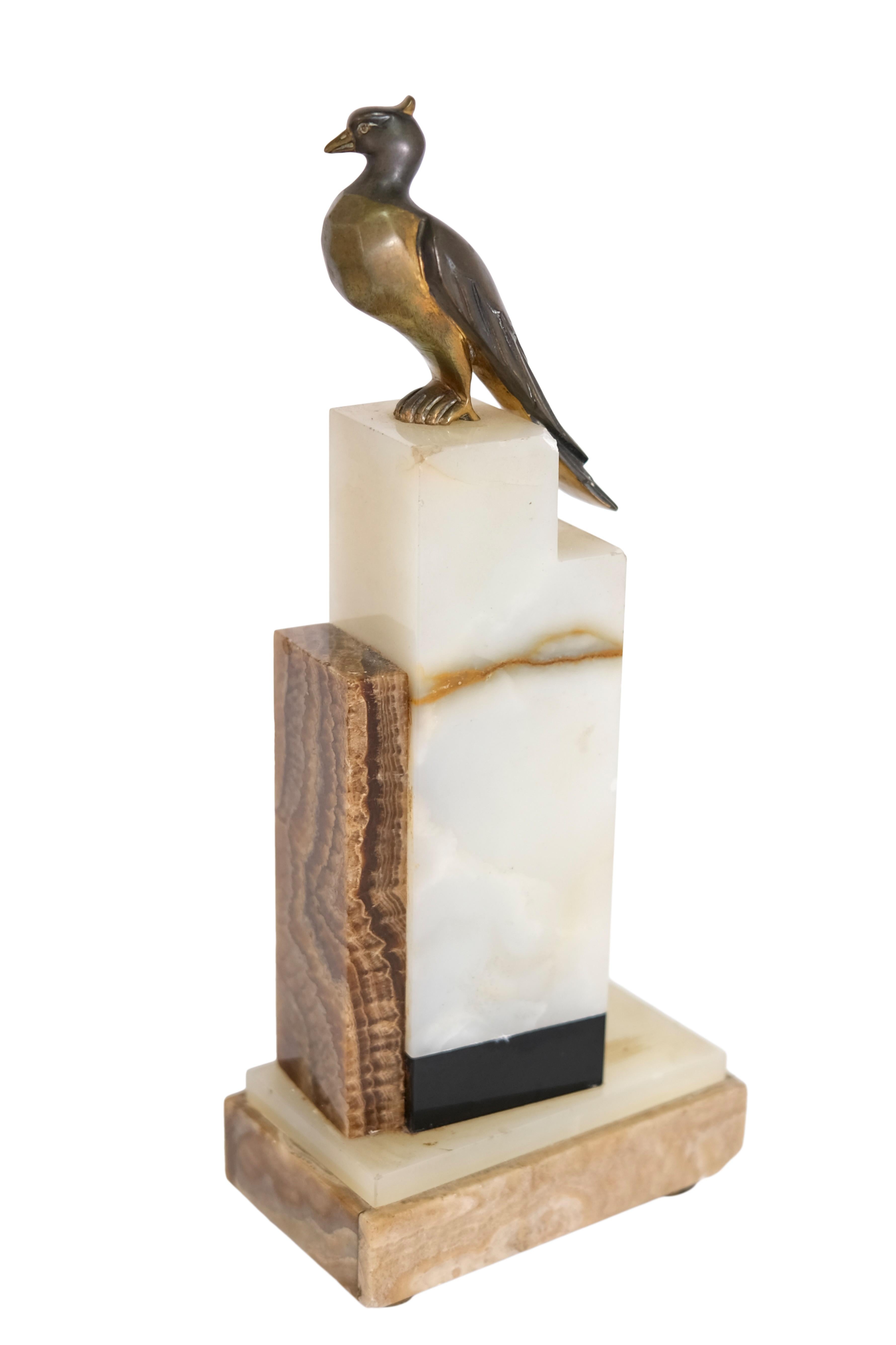 Pendule de cheminée Art Déco en marbre des années 1930 avec oiseaux en bronze de Maurice Frecourt État moyen - En vente à Ulm, DE